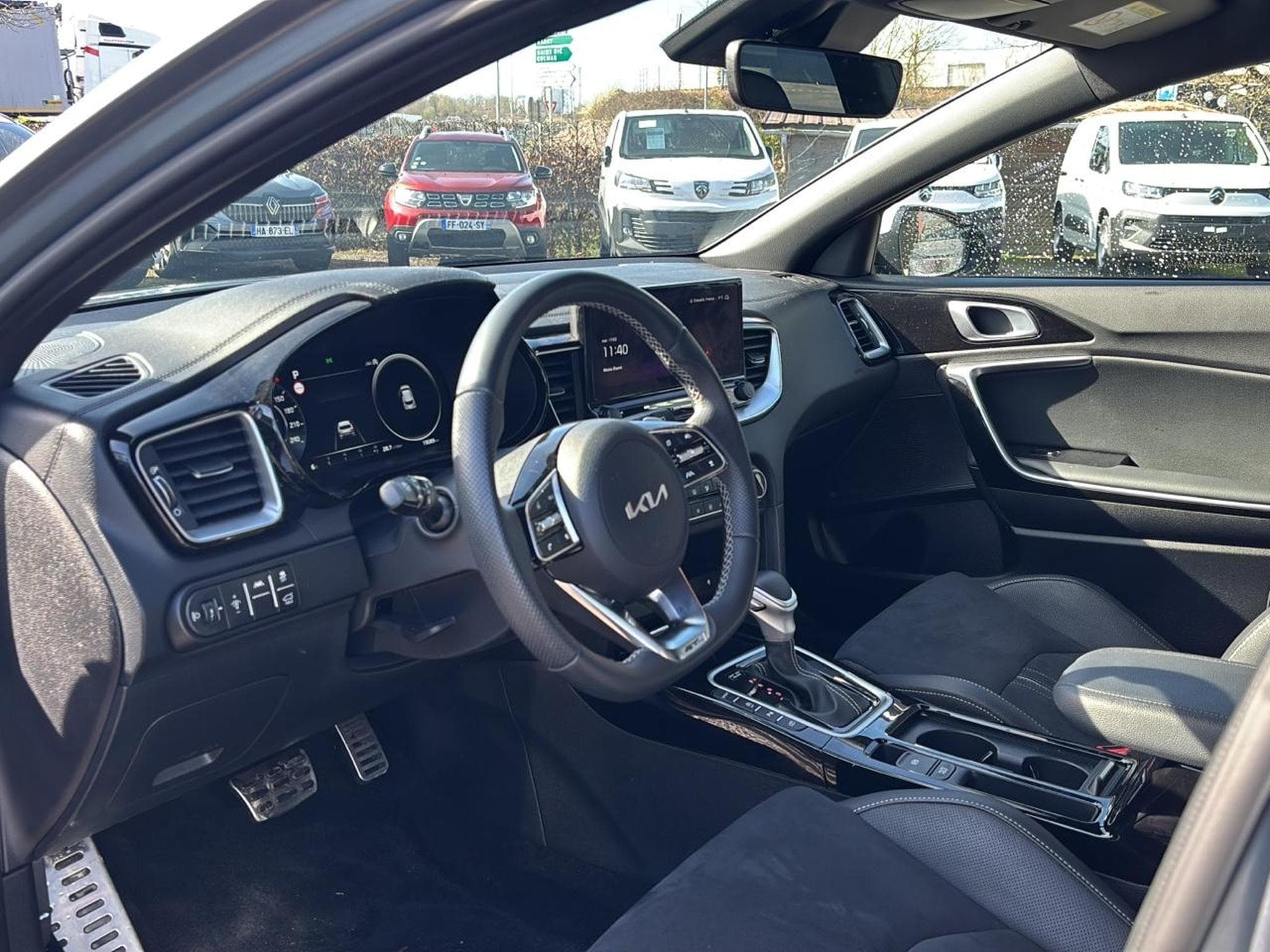 Kia XCEED 1.5 T-GDI 140 GT-LINE PREMIUM DCT7 (2024) - Photo 11