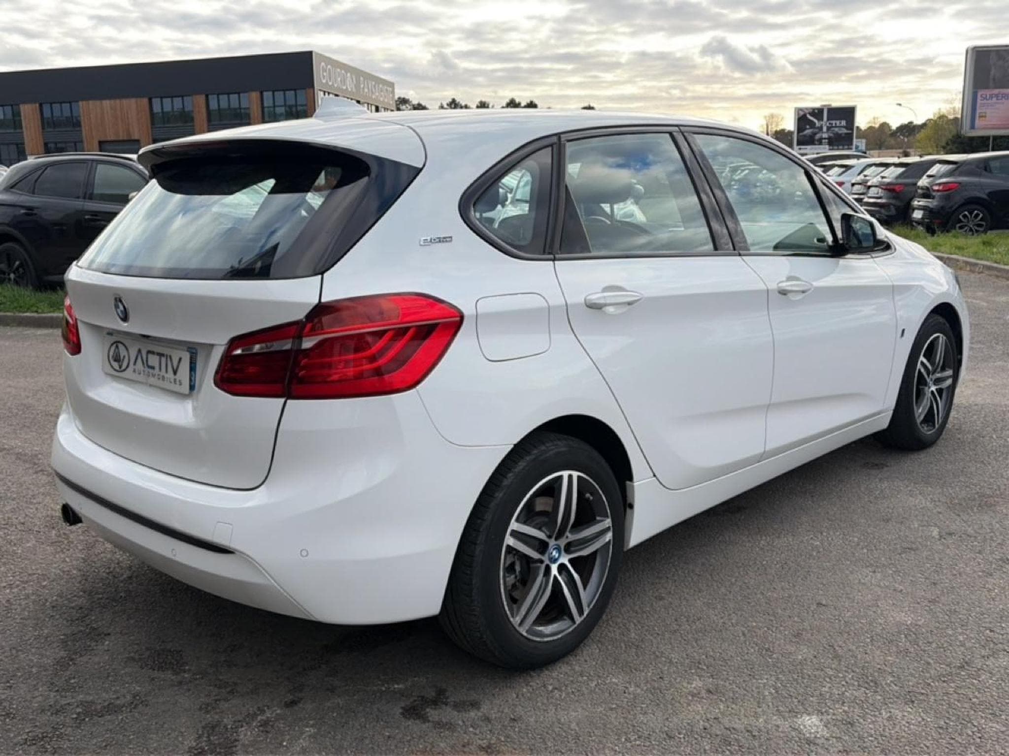 Bmw Série 2 (F45) 225XEA 224 BUSINESS (2017) - Photo 5