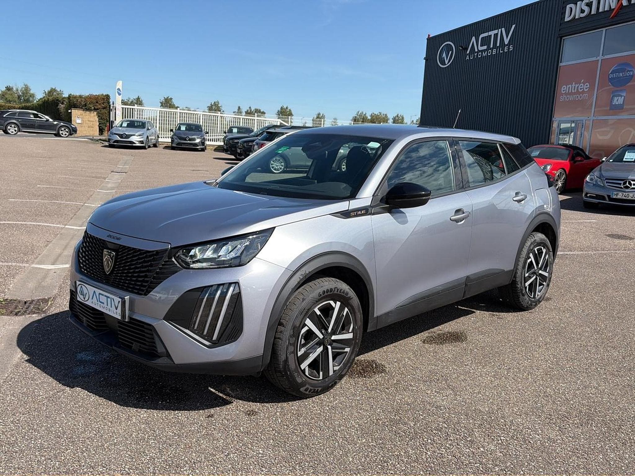 Peugeot 2008 1.2 100 STYLE (2025) - Photo 1