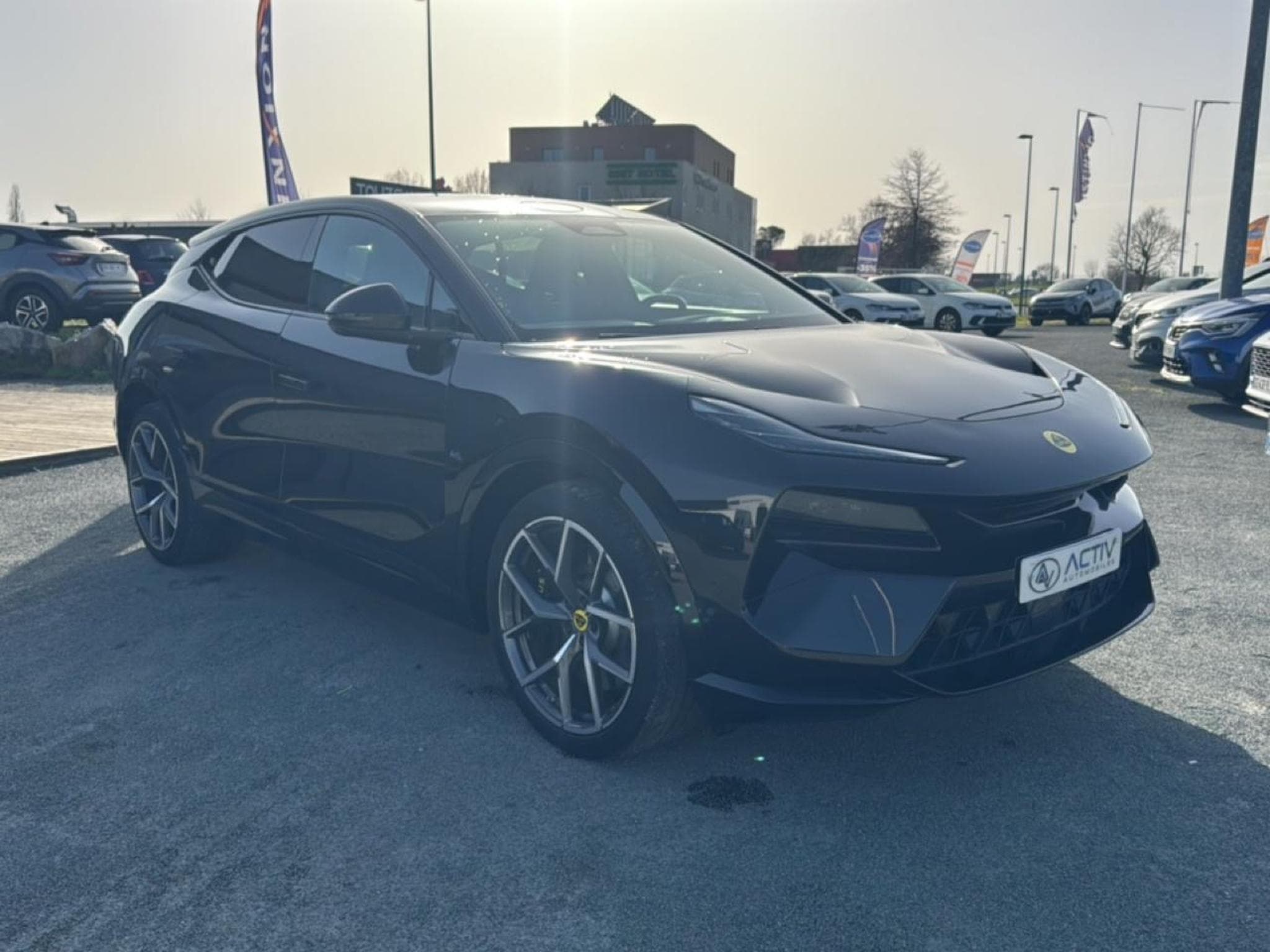 Lotus ELETRE 612CH (2023) - Photo 3