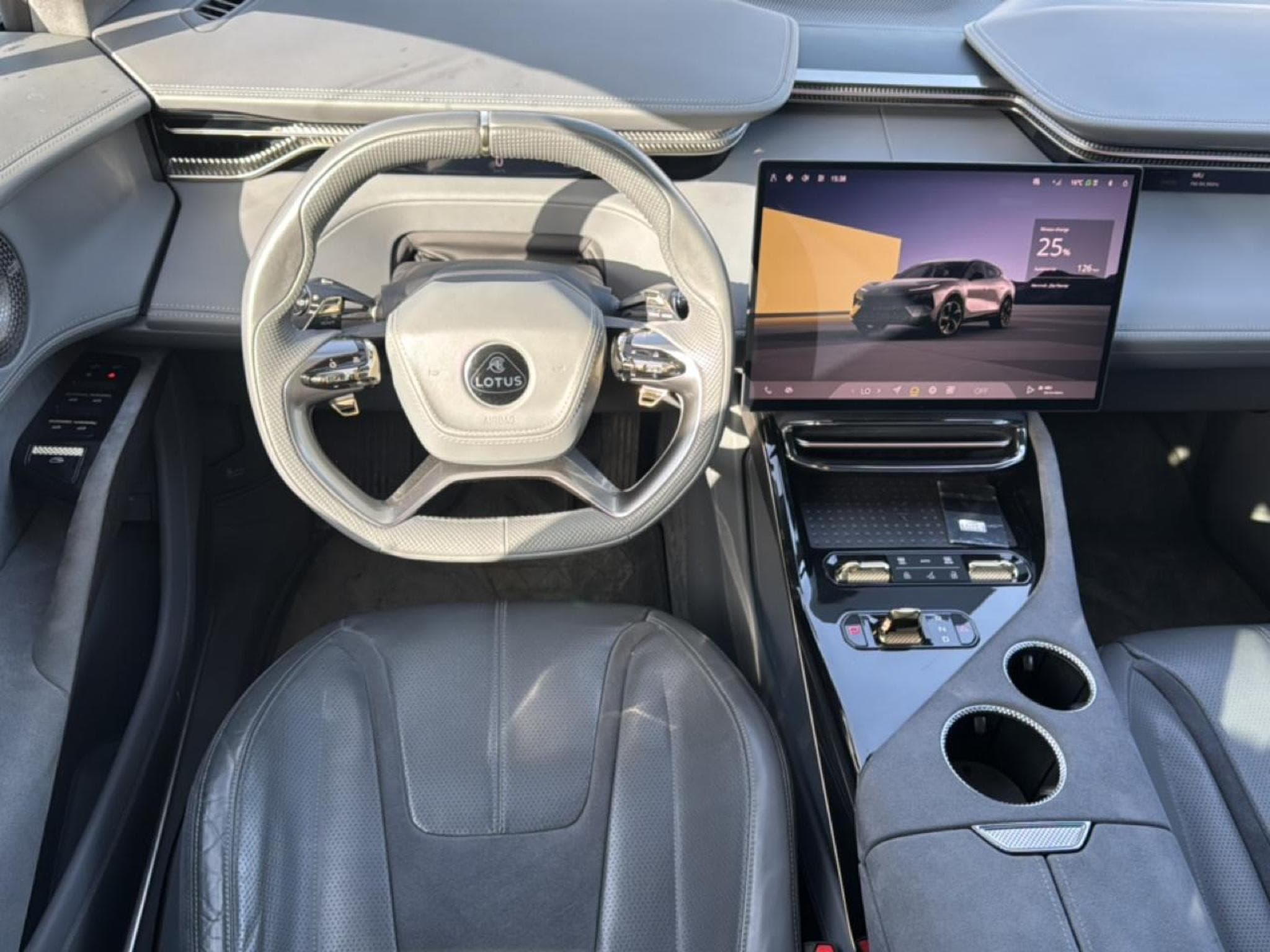 Lotus ELETRE 612CH (2023) - Photo 9