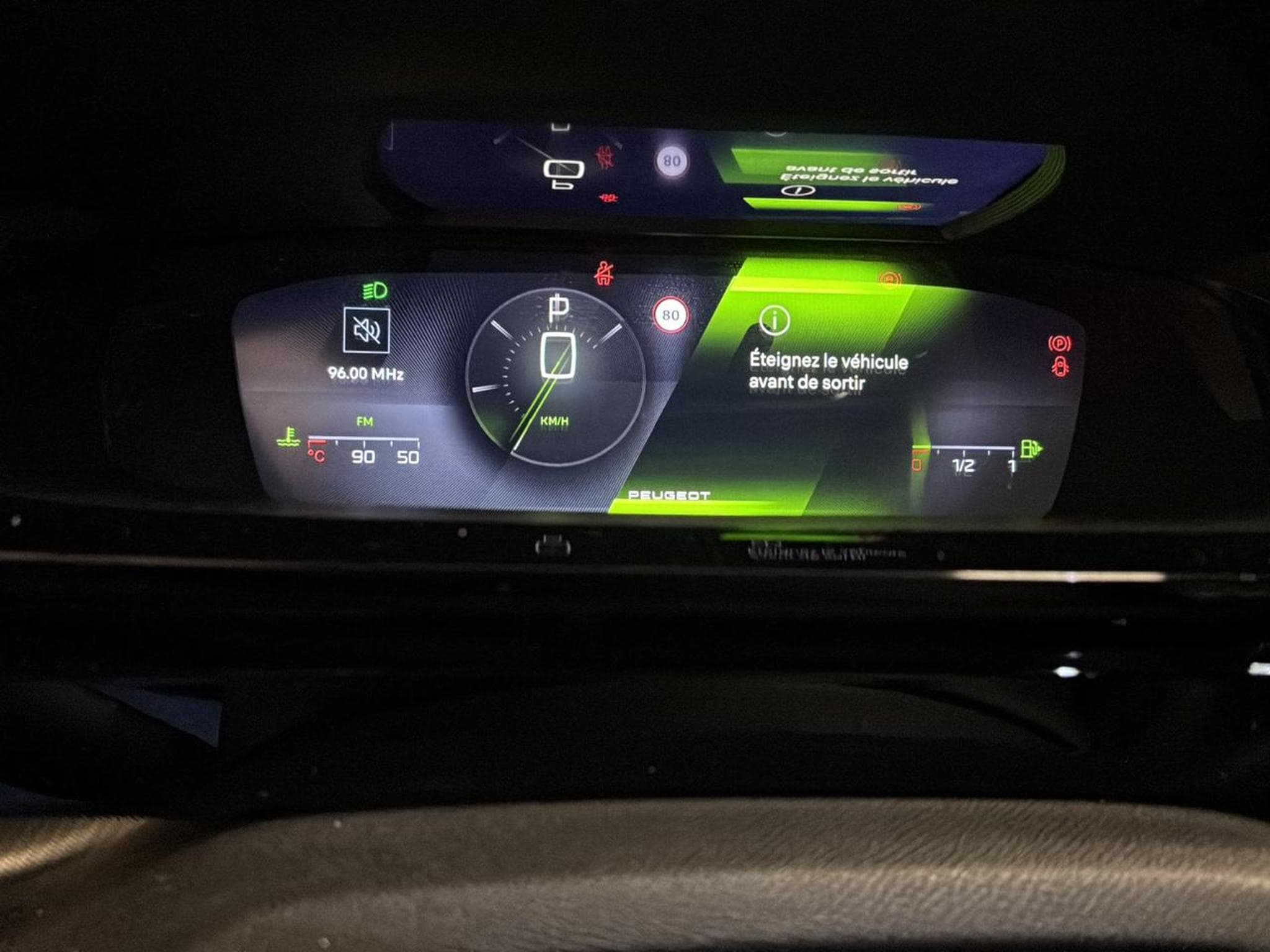 Peugeot 408 HYBRID 145 GT E-DCS6 (2025) - Photo 12