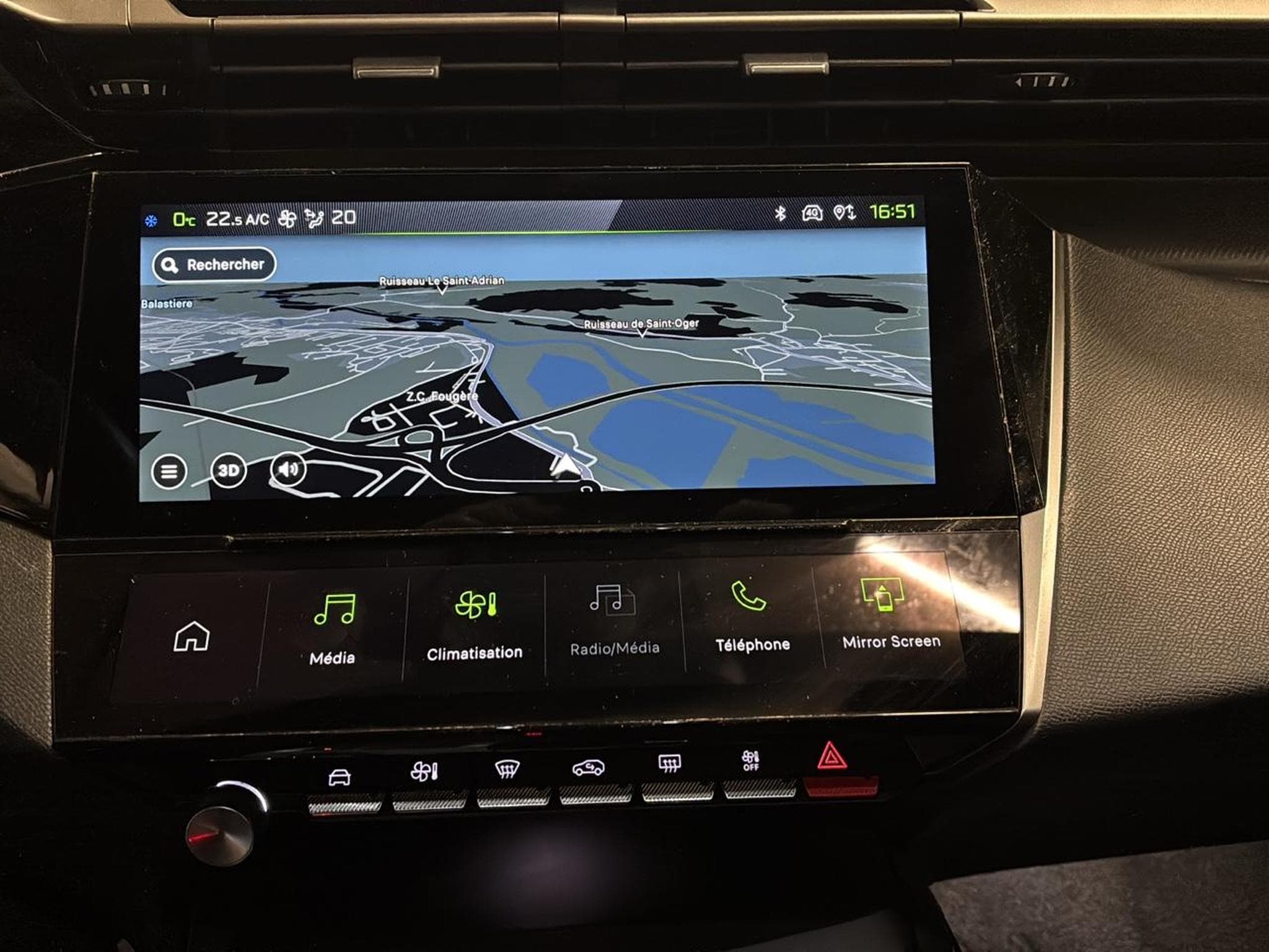 Peugeot 408 HYBRID 145 GT E-DCS6 (2025) - Photo 16