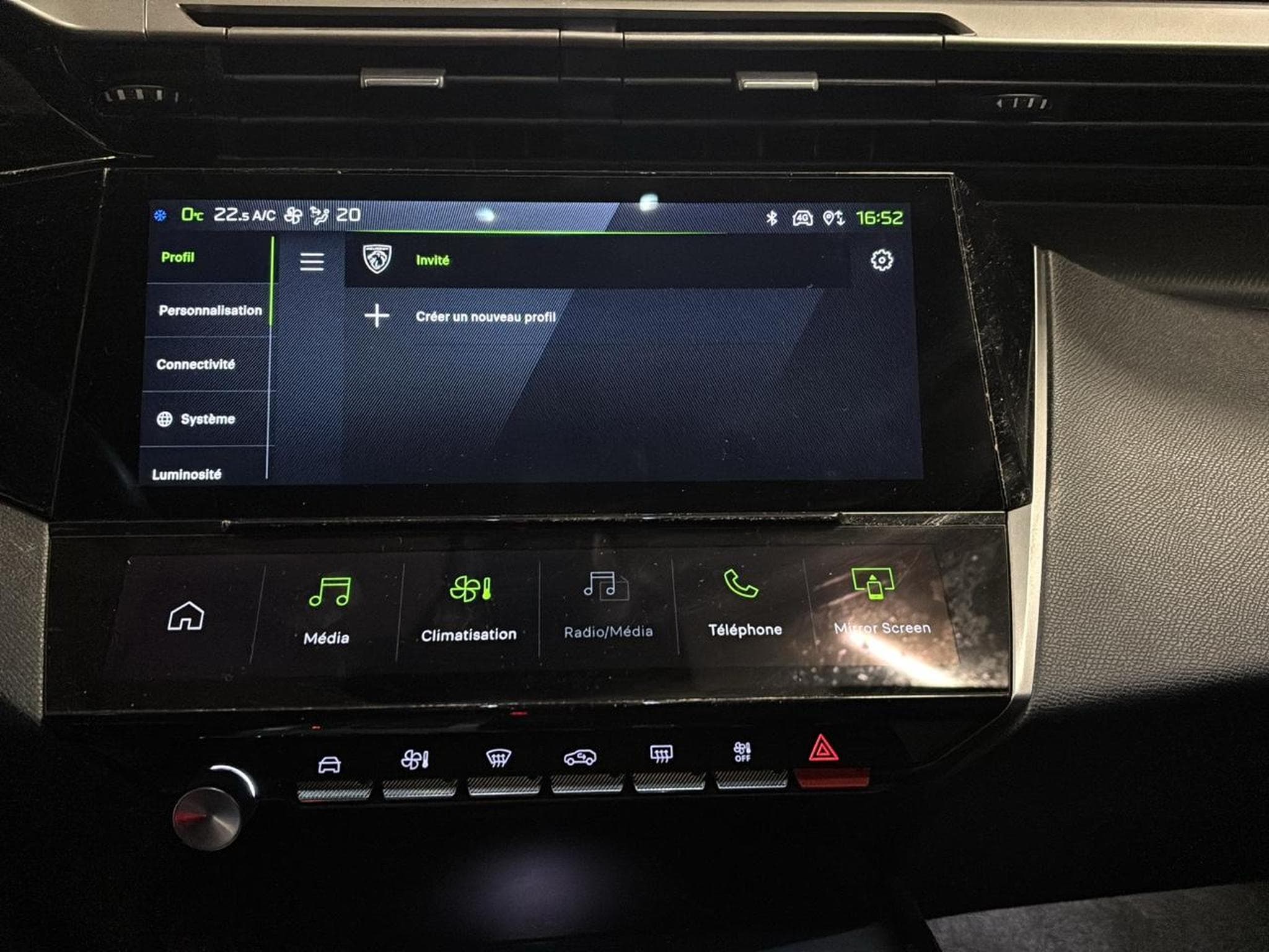Peugeot 408 HYBRID 145 GT E-DCS6 (2025) - Photo 18