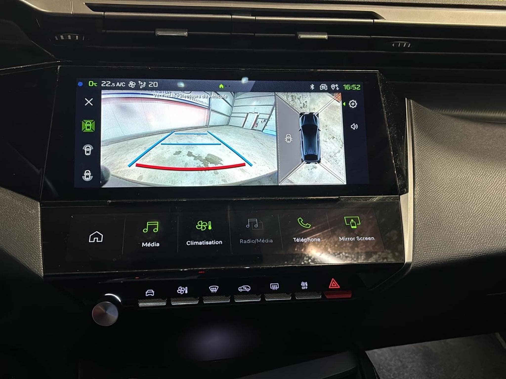 Peugeot 408 HYBRID 145 GT E-DCS6 (2025) - Photo 19