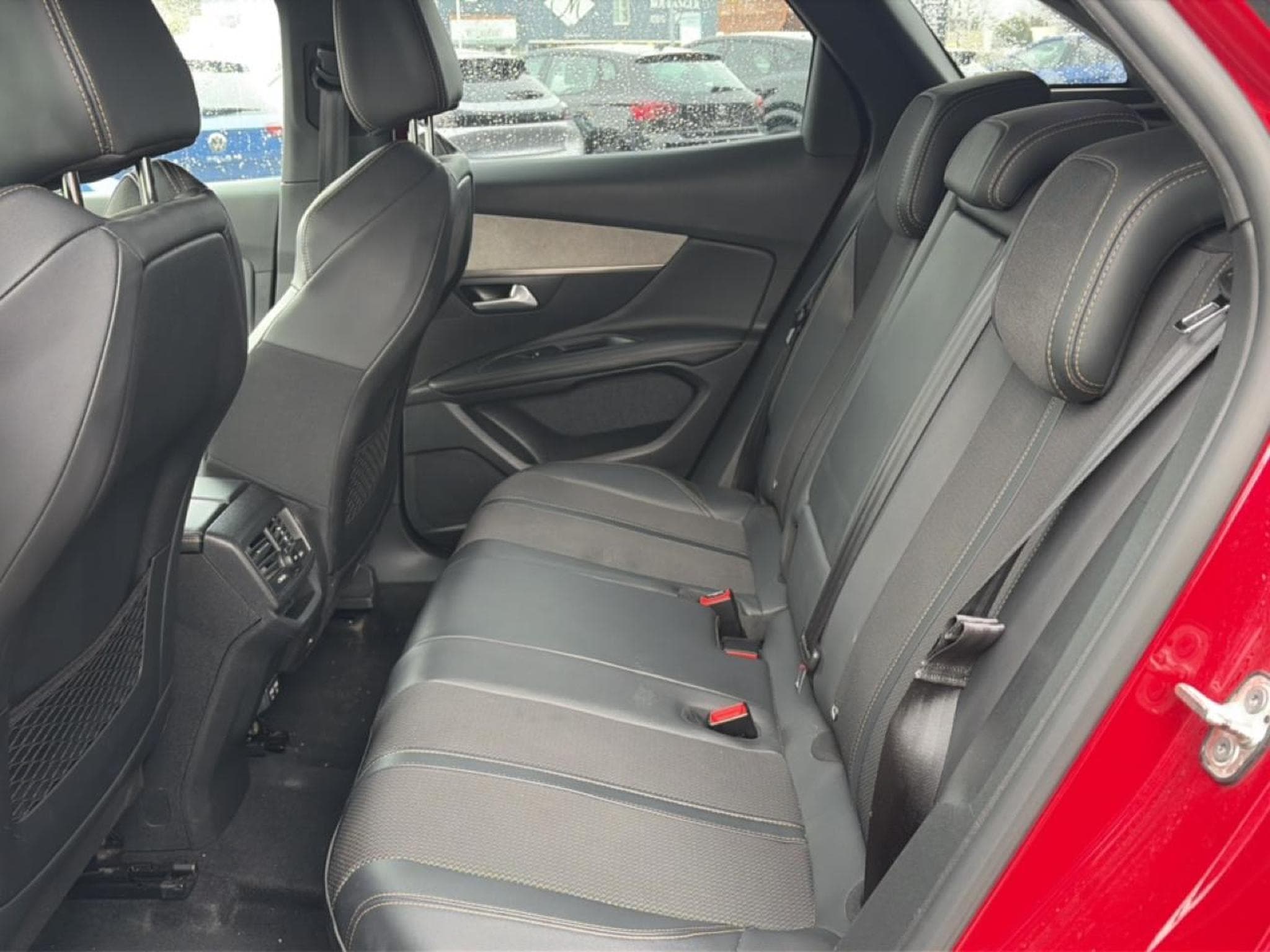 Peugeot 3008 1.5 BLUEHDI 130 GT EAT8 (2022) - Photo 14