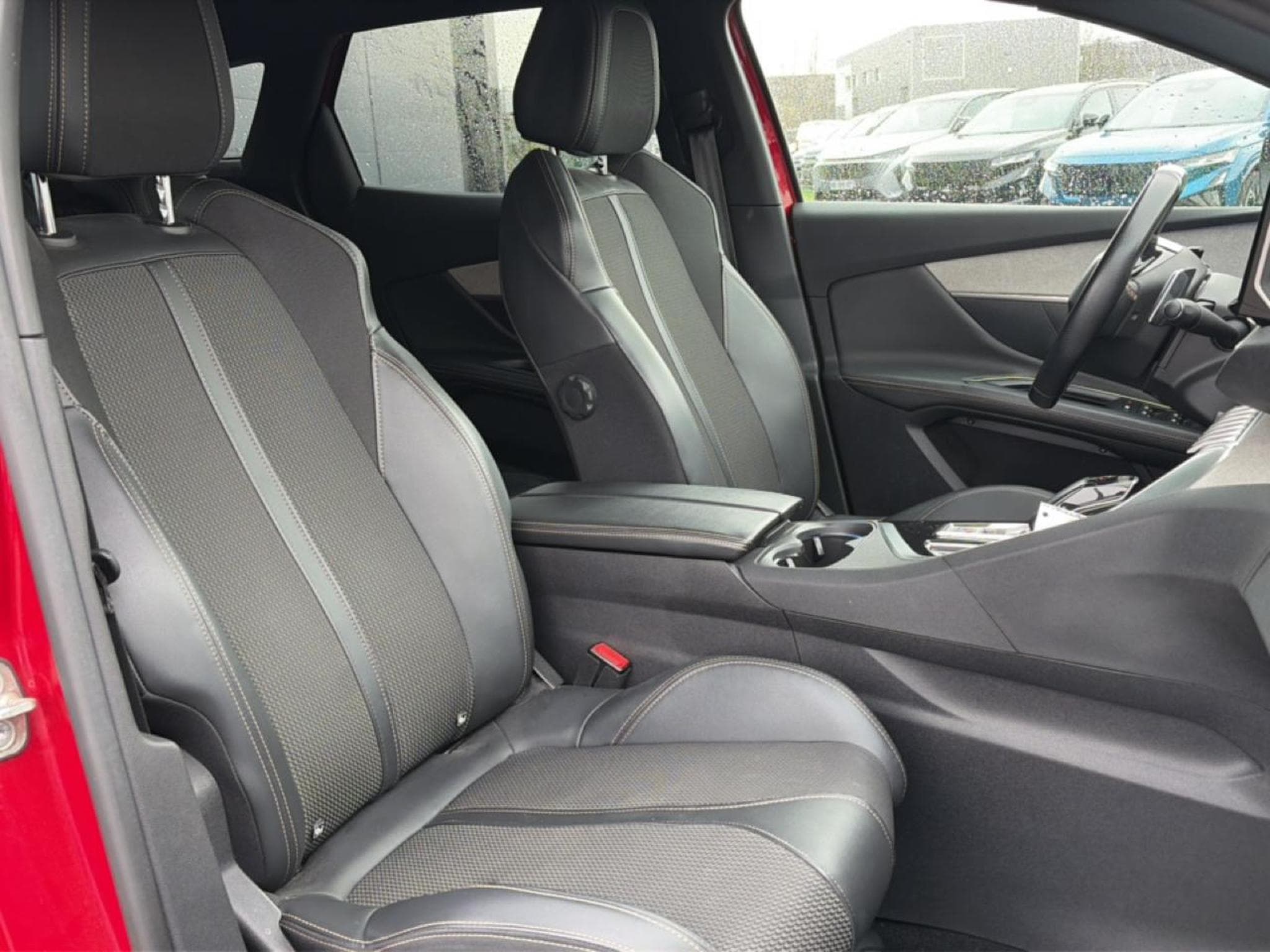 Peugeot 3008 1.5 BLUEHDI 130 GT EAT8 (2022) - Photo 15
