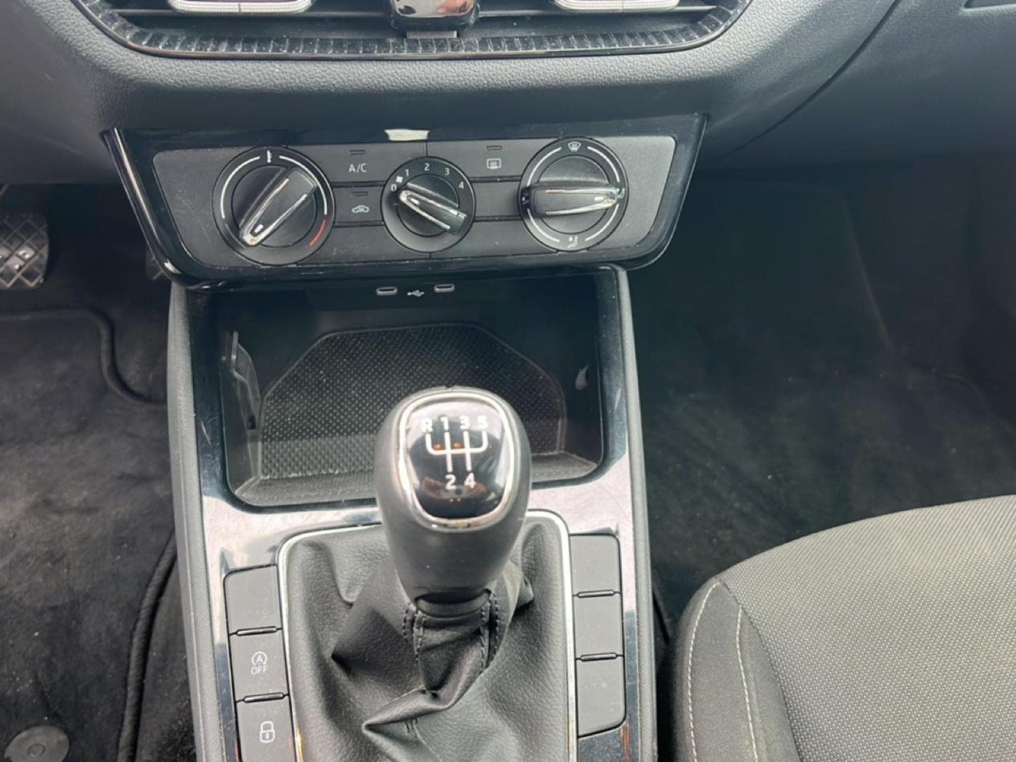 Skoda FABIA 1.0 TSI EVO2 95 SELECTION (2025) - Photo 15