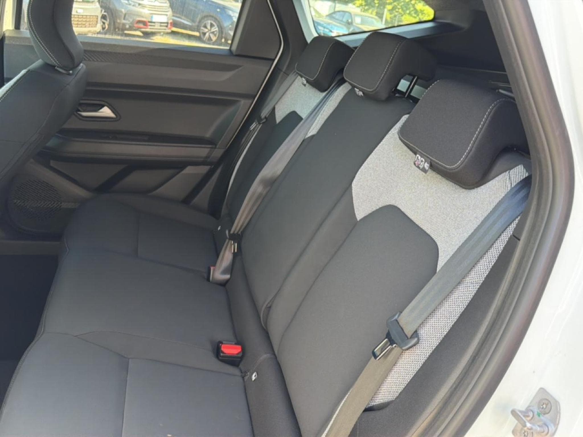 Dacia BIGSTER 1.2 MILD HYBRID 140 JOURNEY (2026) - Photo 14