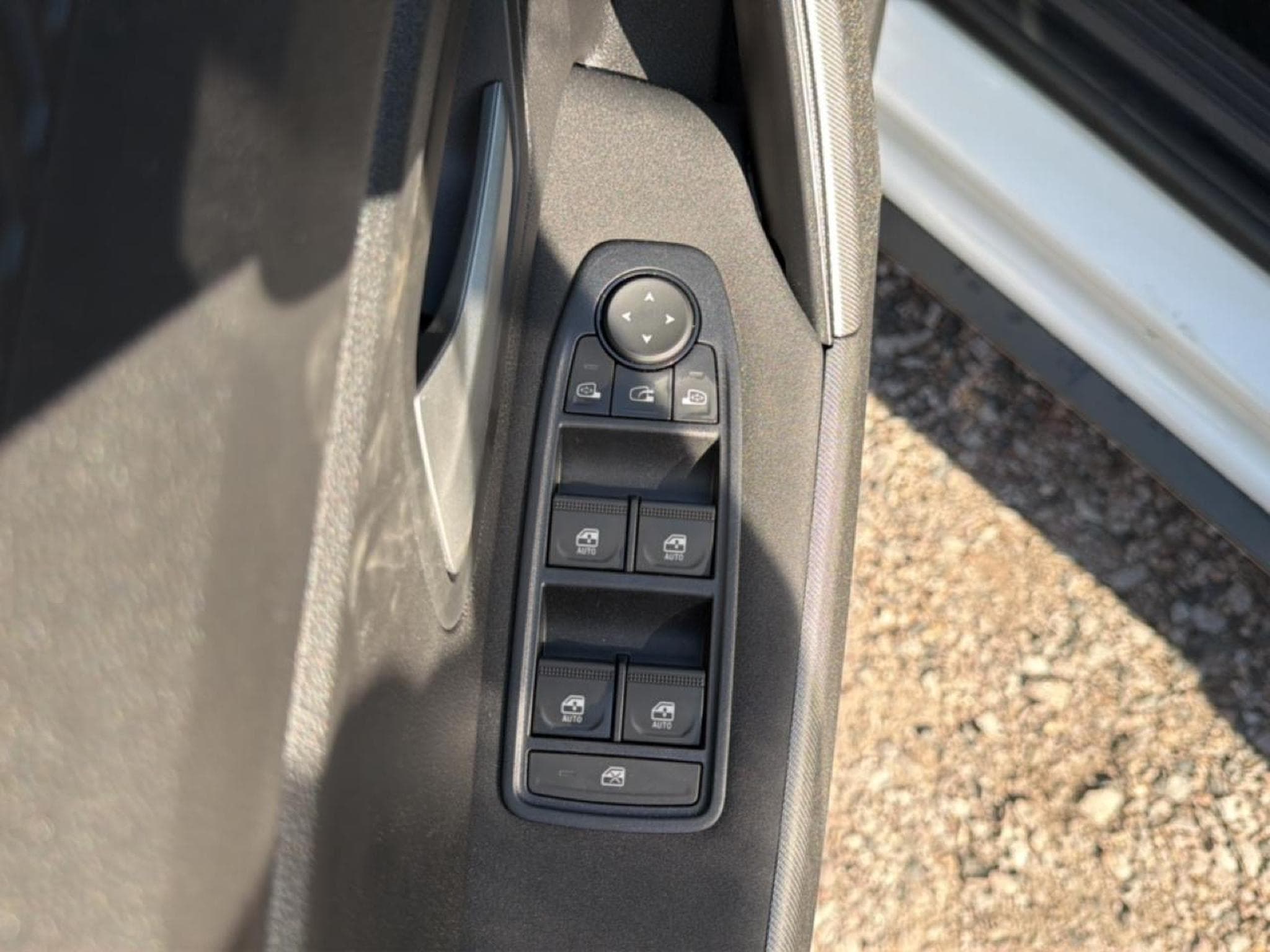 Dacia BIGSTER 1.2 MILD HYBRID 140 JOURNEY (2026) - Photo 17