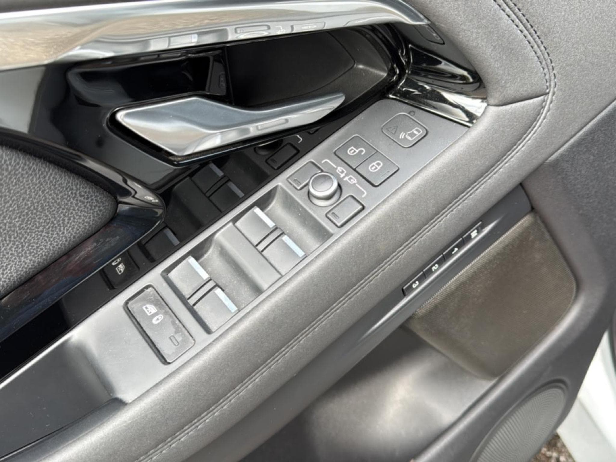 Land-Rover RANGE ROVER EVOQUE 2.0 D 180 SE AWD BVA (2019) - Photo 15