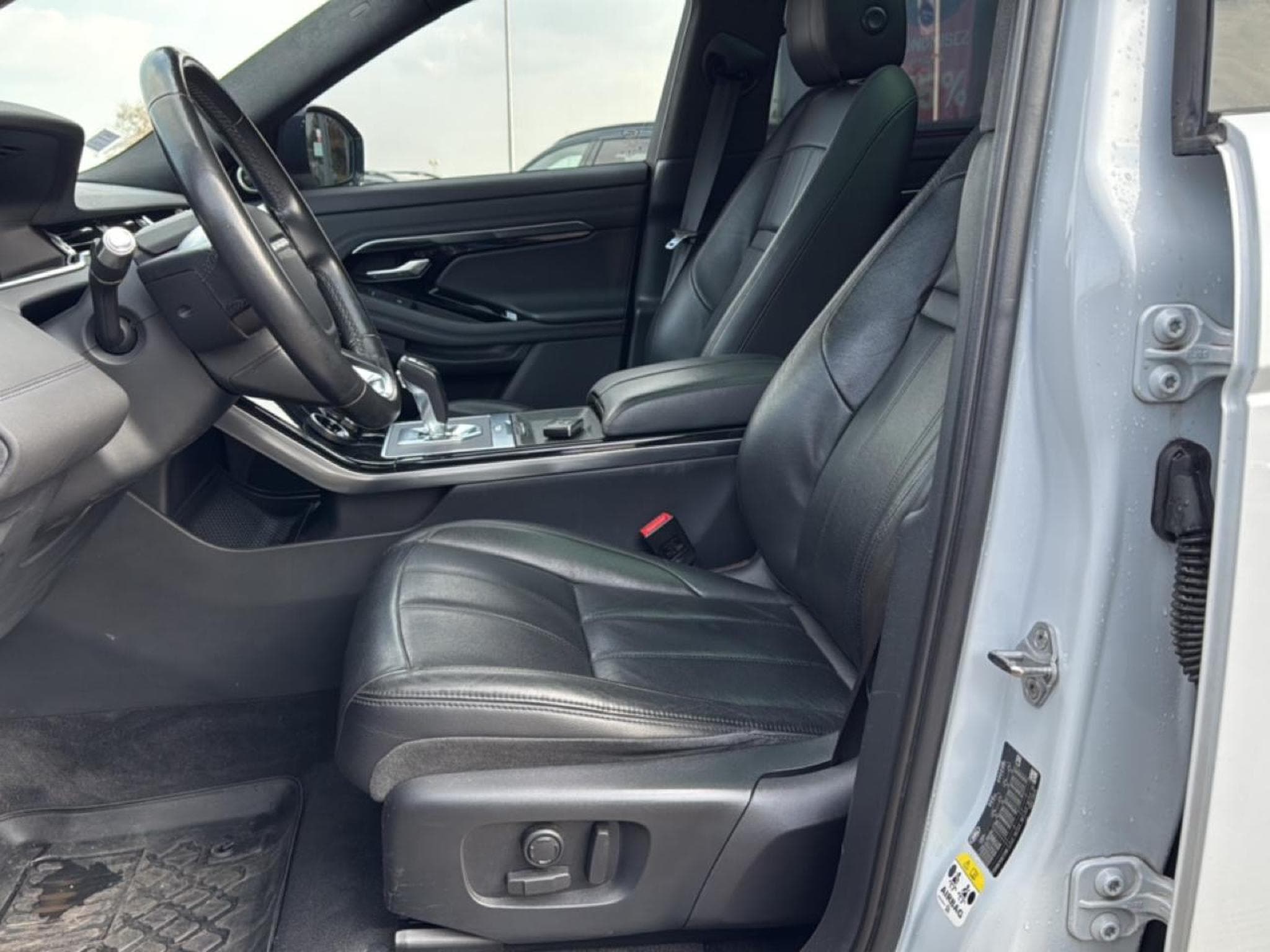 Land-Rover RANGE ROVER EVOQUE 2.0 D 180 SE AWD BVA (2019) - Photo 16
