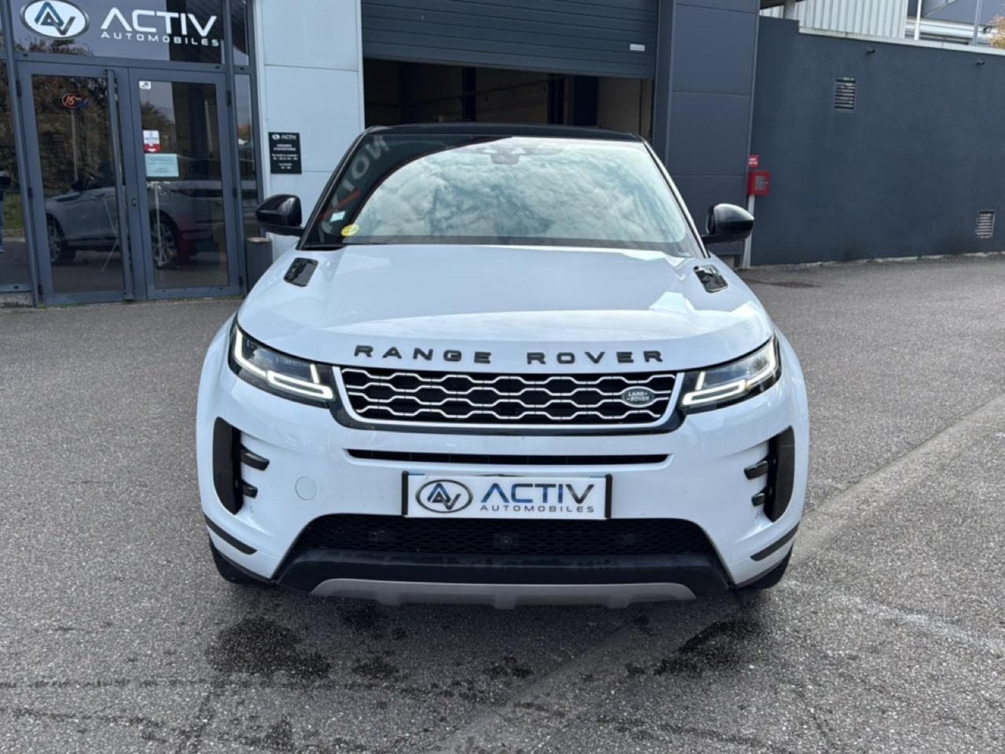 Land-Rover RANGE ROVER EVOQUE 2.0 D 180 SE AWD BVA (2019) - Photo 2