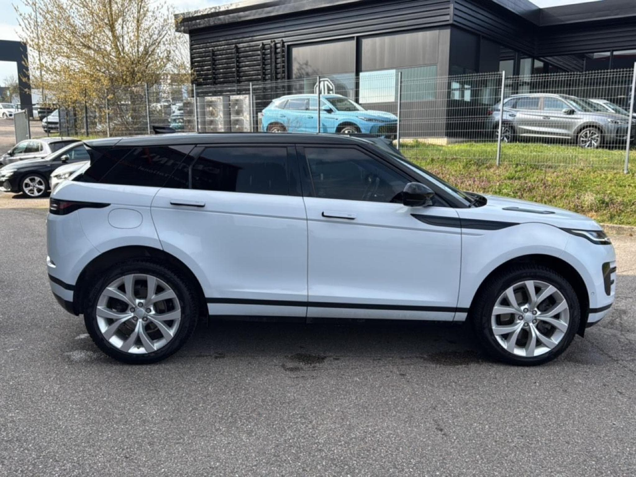 Land-Rover RANGE ROVER EVOQUE 2.0 D 180 SE AWD BVA (2019) - Photo 4