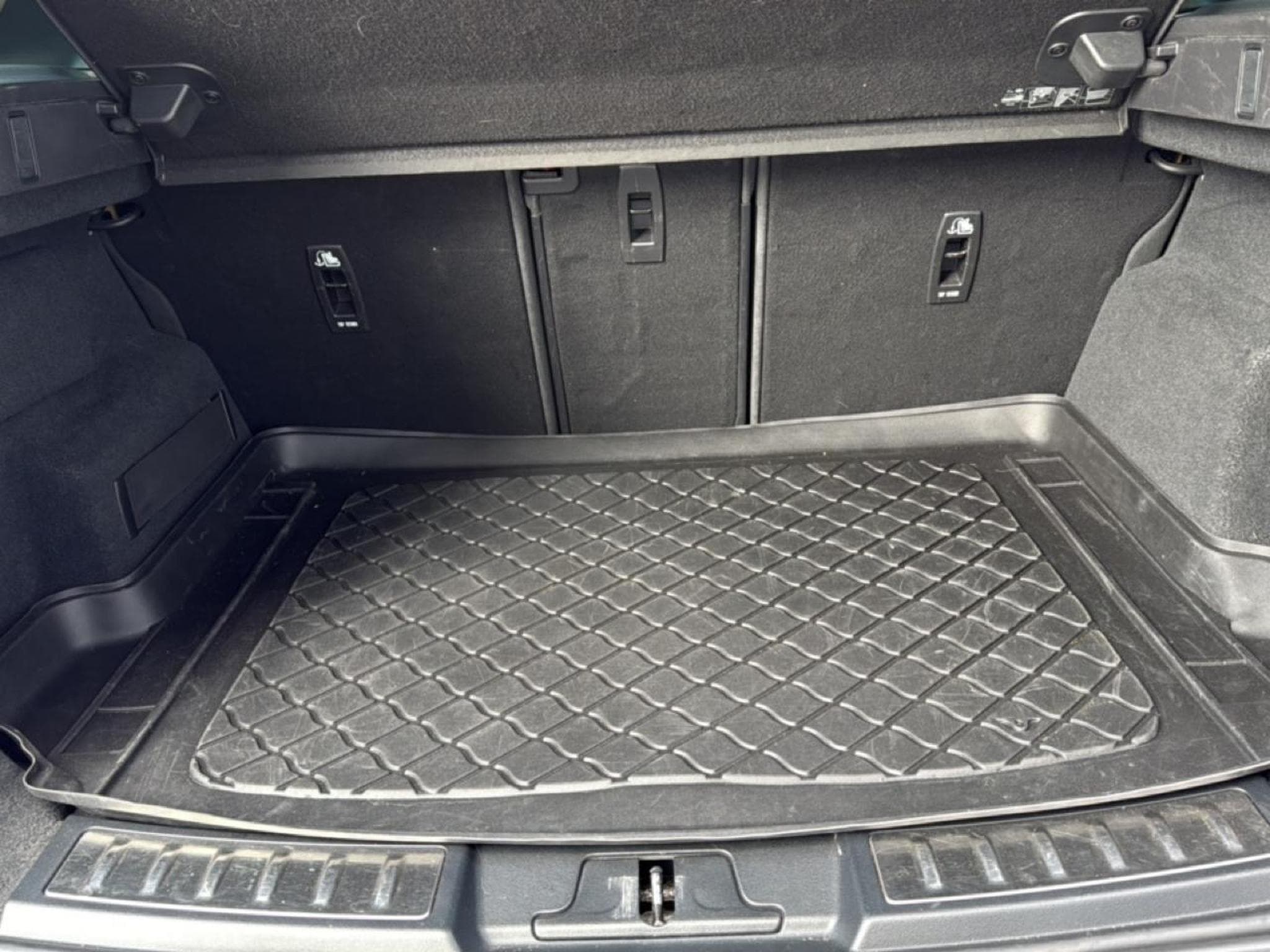 Land-Rover RANGE ROVER EVOQUE 2.0 D 180 SE AWD BVA (2019) - Photo 7