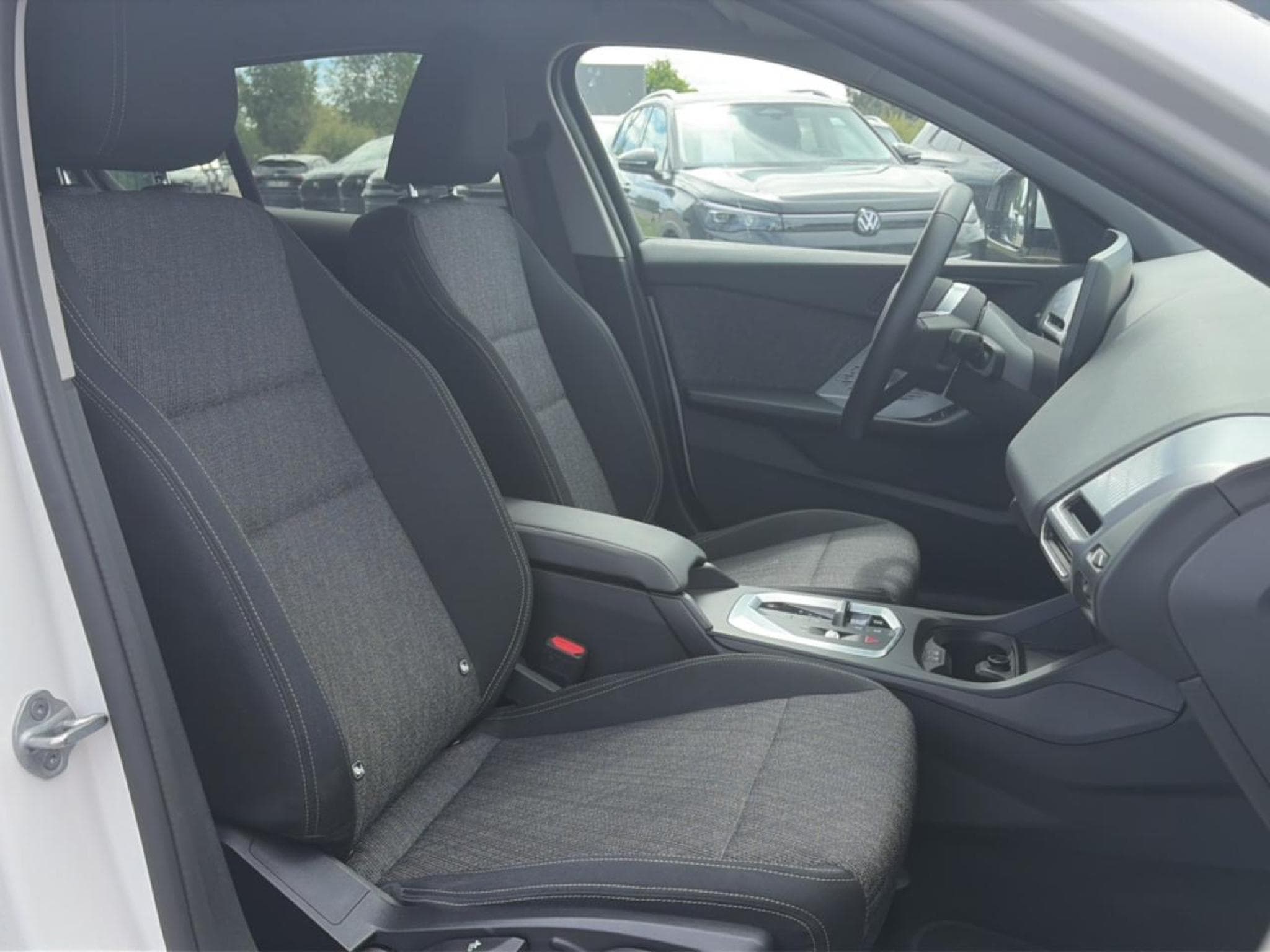 Bmw SERIE 1 (F70) 120DA 163 M SPORT DESIGN DKG7 (2025) - Photo 16