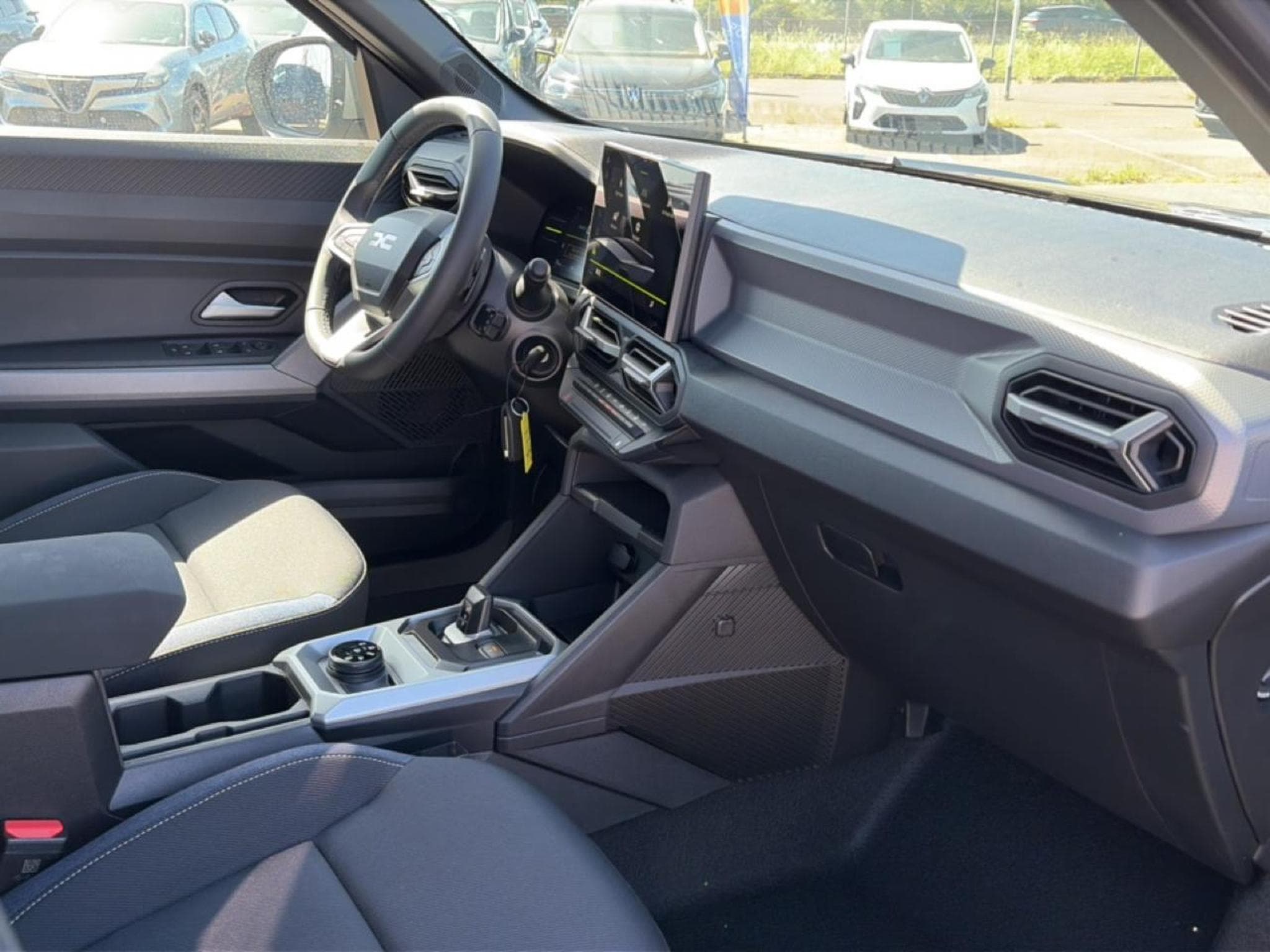 Dacia DUSTER 1.2 HYBRID-G 150 EXPRESSION 4X4 (2026) - Photo 11