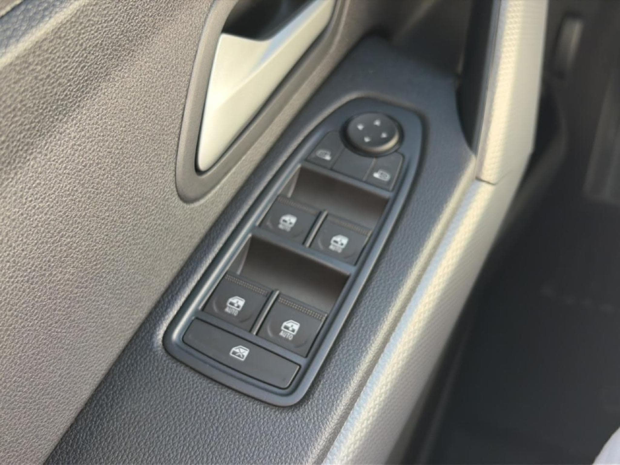 Dacia DUSTER 1.2 HYBRID-G 150 EXPRESSION 4X4 (2026) - Photo 12
