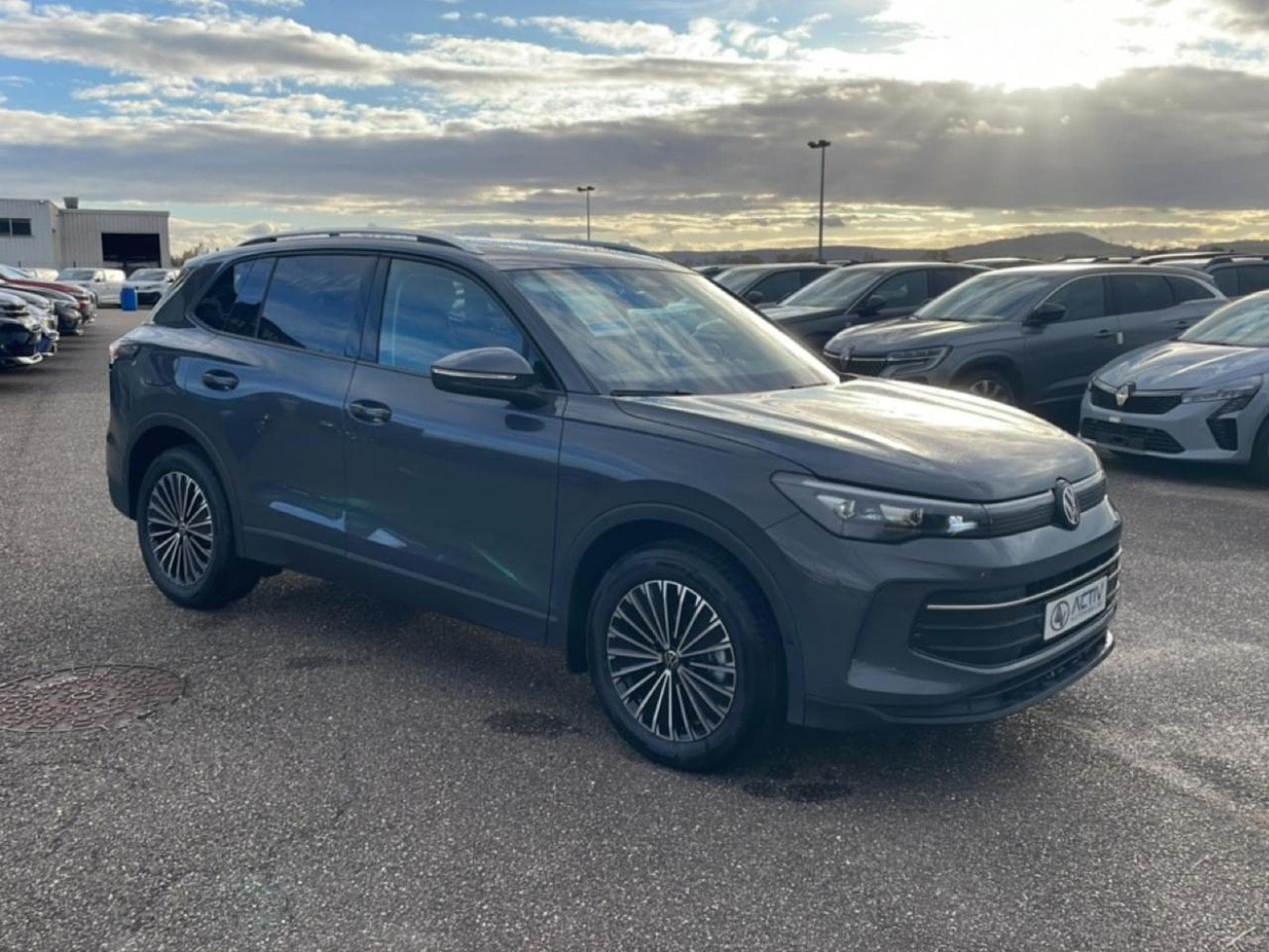VW TIGUAN 1.5 ETSI 150 LIFE DSG7 (2025) - Photo 3
