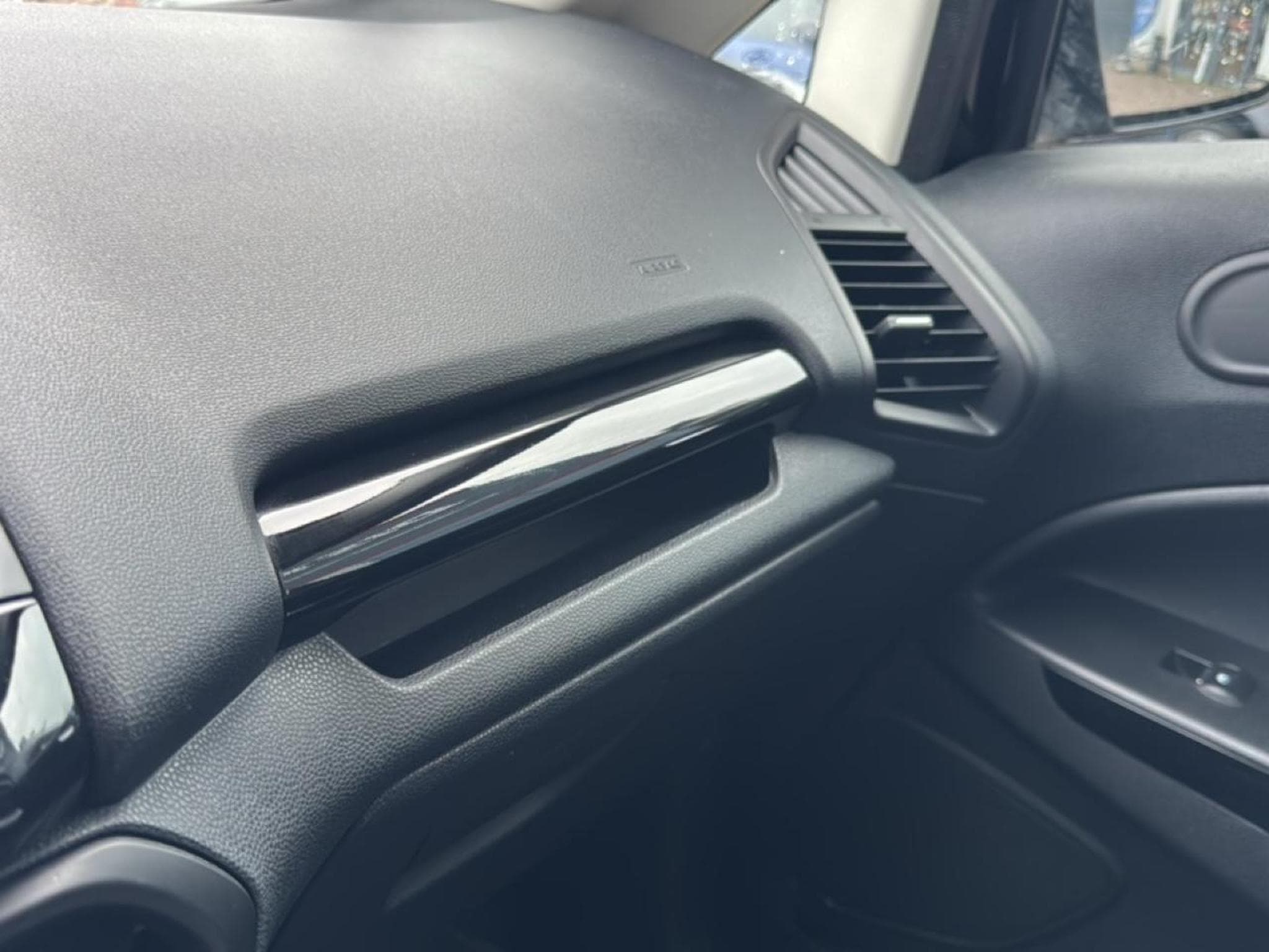 Ford ECOSPORT 1.0 ECOBOOST 125 ST-LINE (2019) - Photo 17