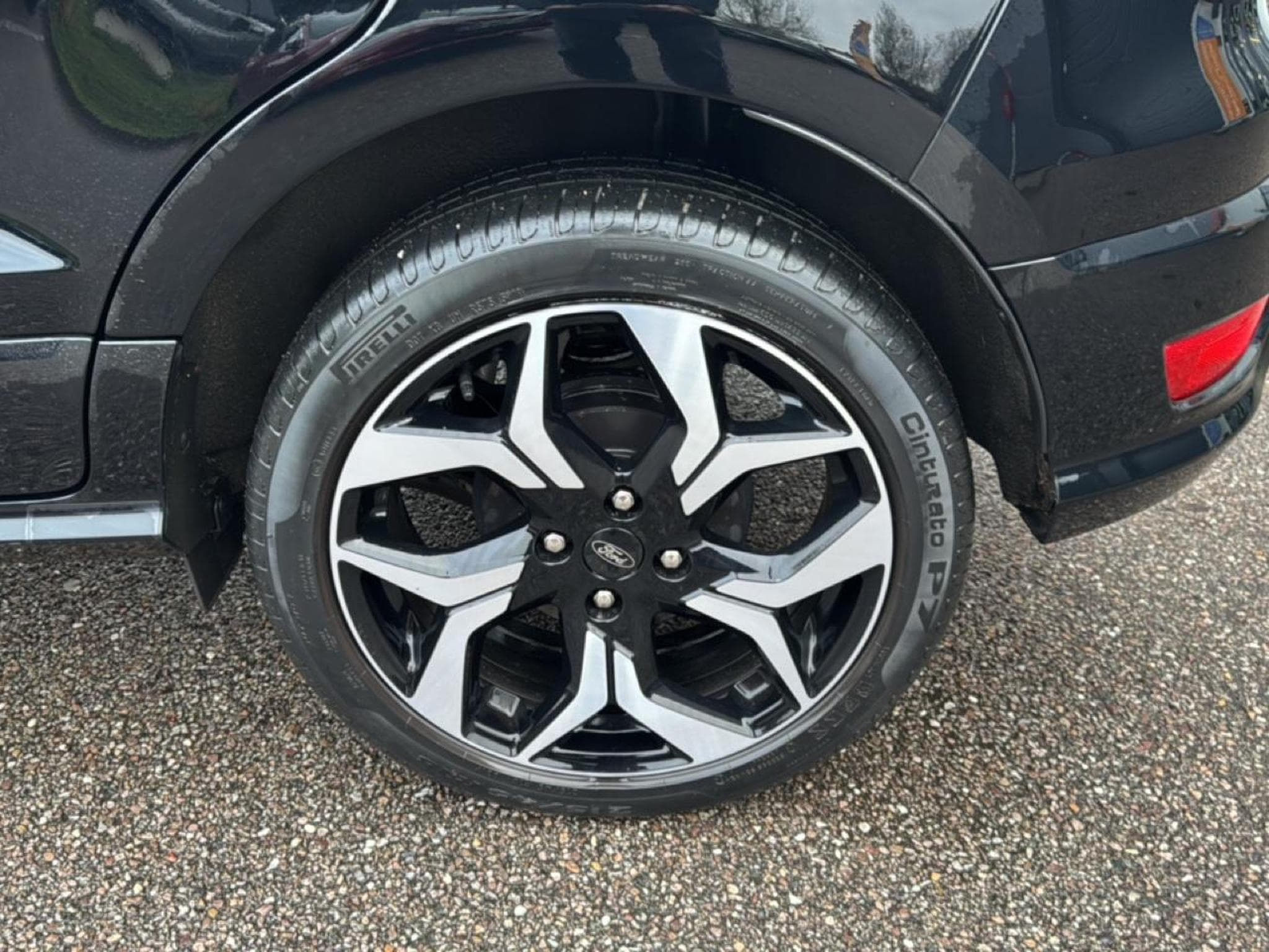 Ford ECOSPORT 1.0 ECOBOOST 125 ST-LINE (2019) - Photo 9
