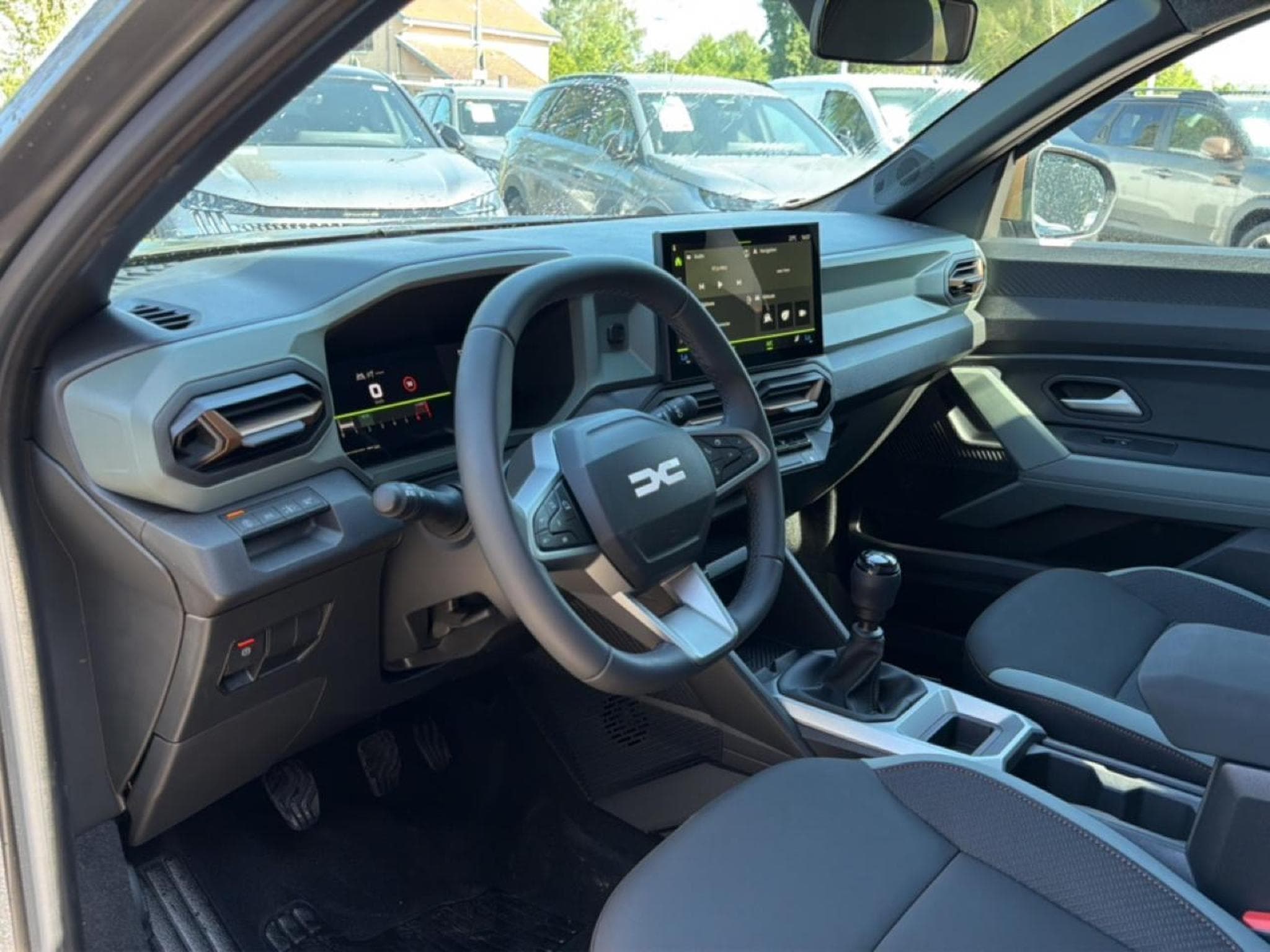 Dacia BIGSTER 1.2 MILD HYBRID 140 EXTREME (2026) - Photo 11