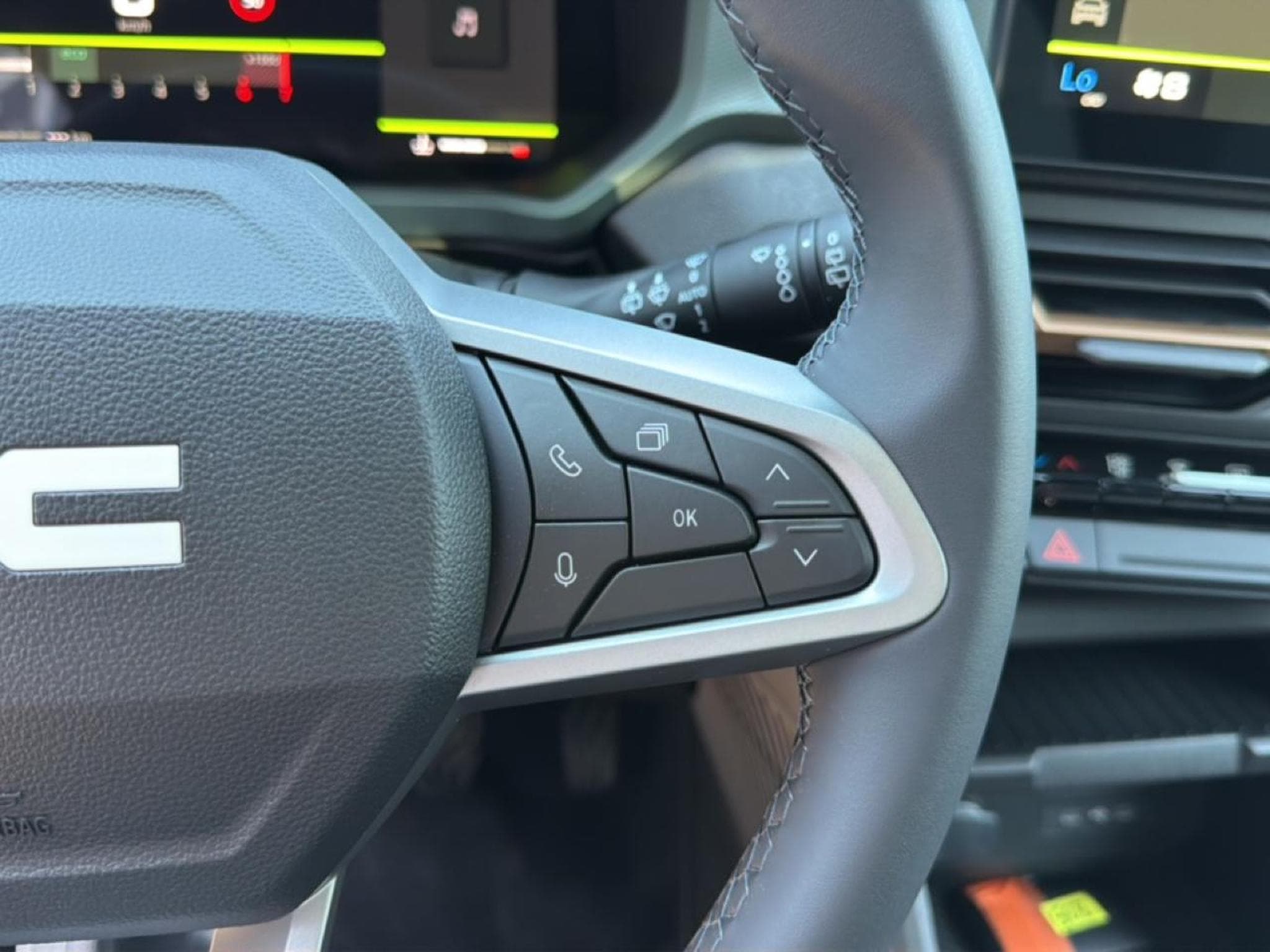 Dacia BIGSTER 1.2 MILD HYBRID 140 EXTREME (2026) - Photo 20