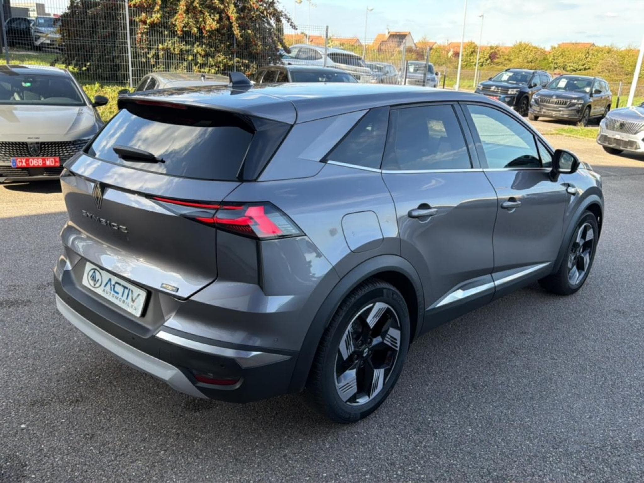 Renault SYMBIOZ 1.6 E-TECH FULL HYBRID 145 ICONIC (2025) - Photo 5