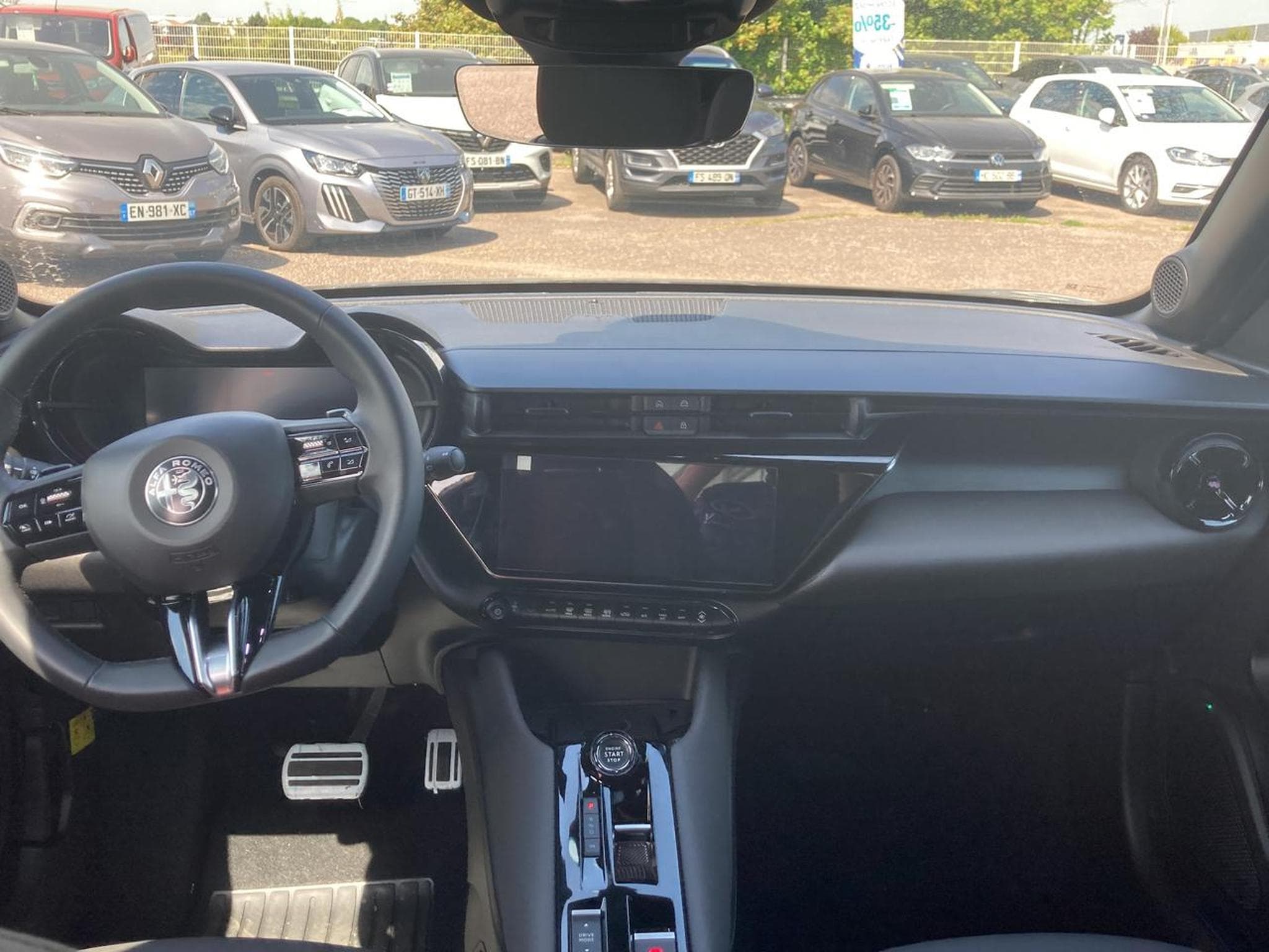 Alfa-Romeo JUNIOR 1.2 IBRIDA 145 SPECIALE E-DCT6 (2026) - Photo 10