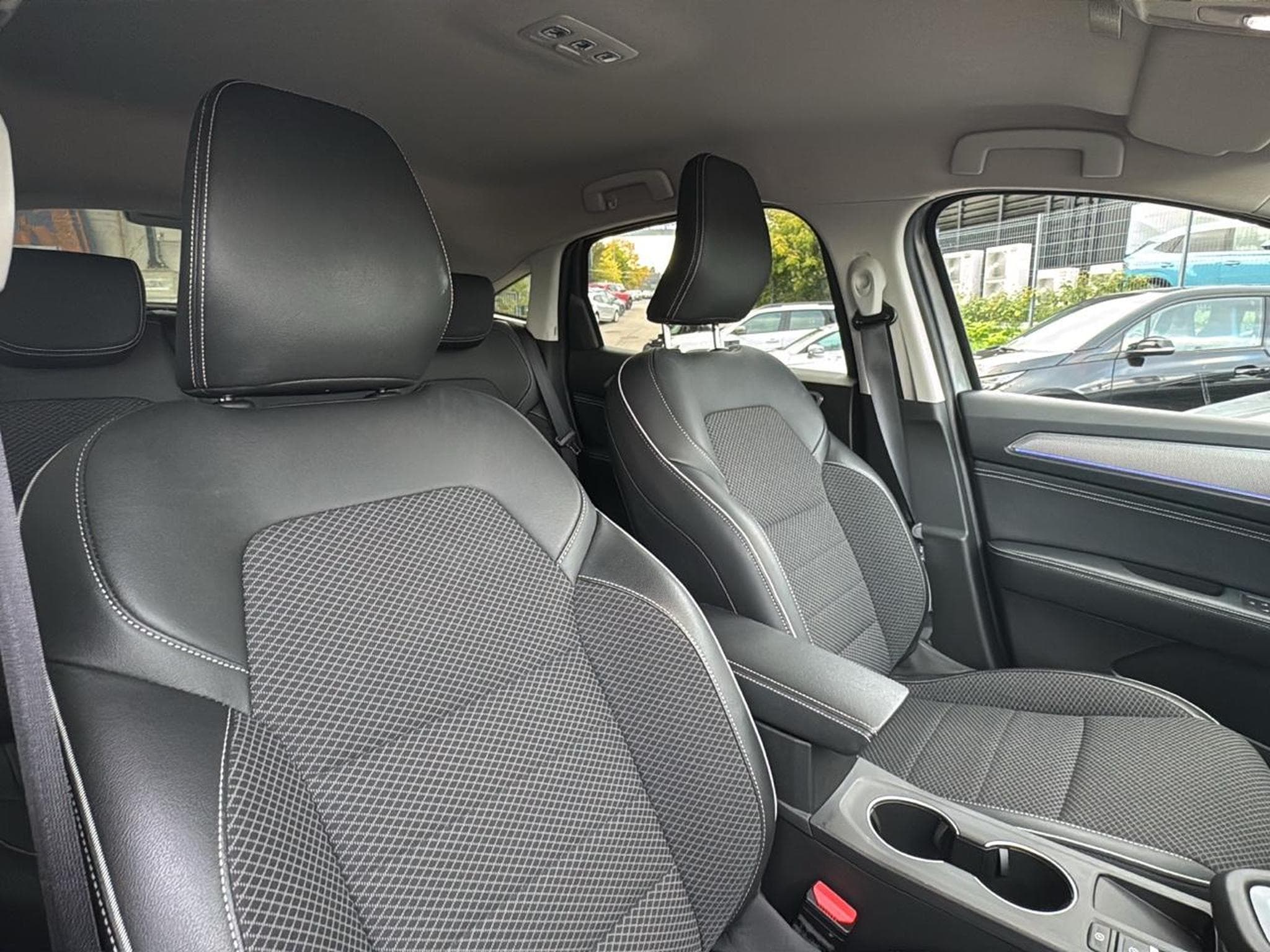 Renault ARKANA 1.6 E-TECH HYBRIDE 145 TECHNO (2022) - Photo 10