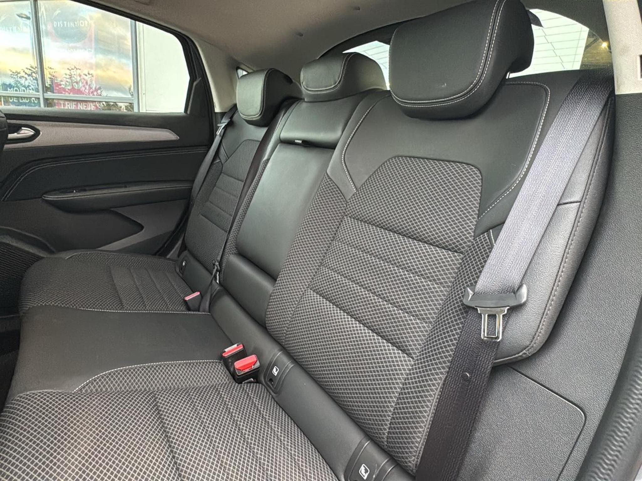 Renault ARKANA 1.6 E-TECH HYBRIDE 145 TECHNO (2022) - Photo 13