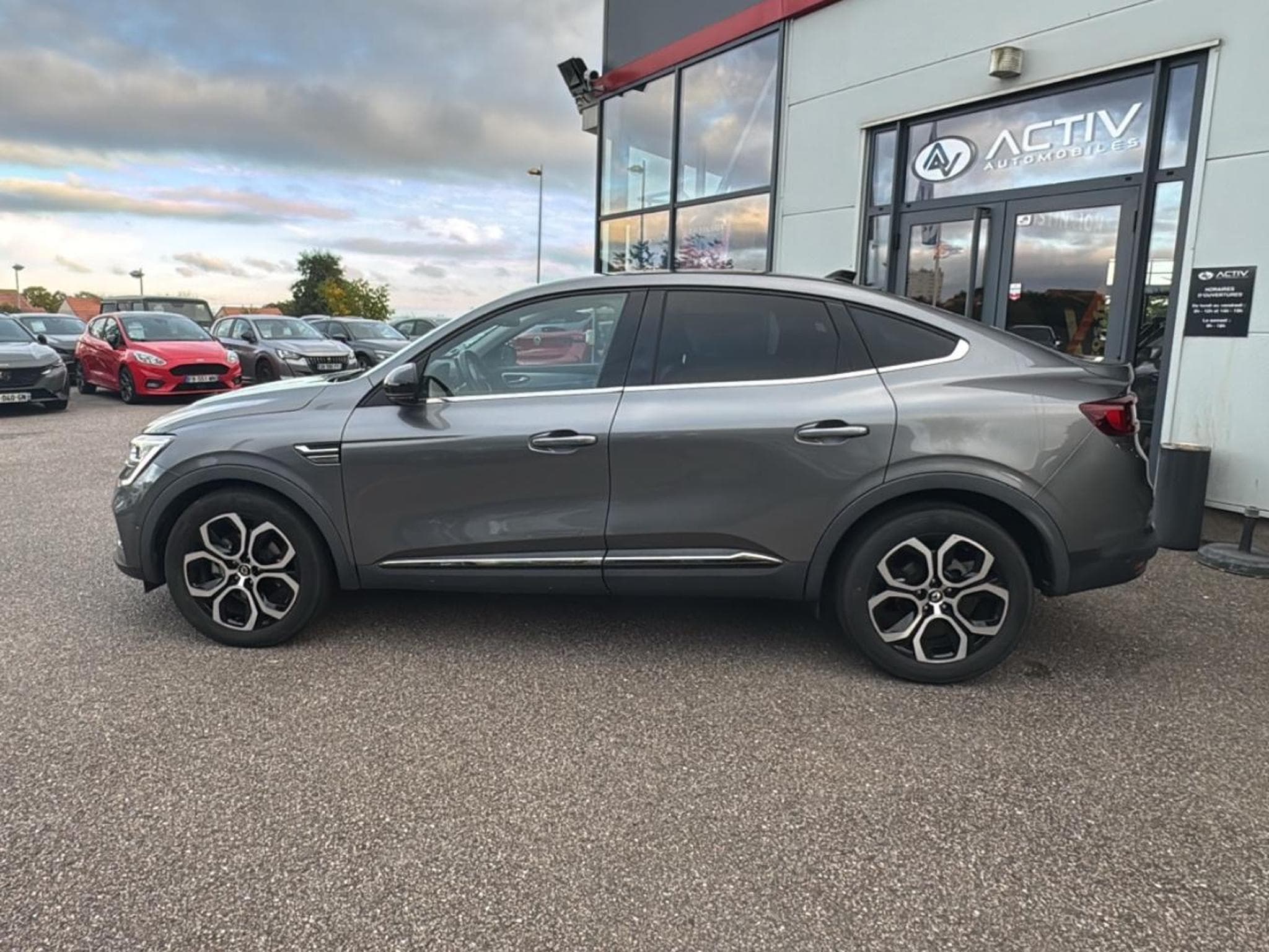 Renault ARKANA 1.6 E-TECH HYBRIDE 145 TECHNO (2022) - Photo 15