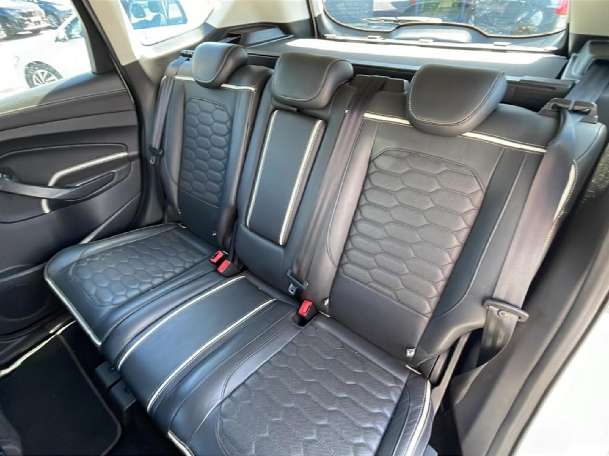 Ford Kuga 1.5 TDCI 120 VIGNALE POWERSHIFT (2017) - Photo 17