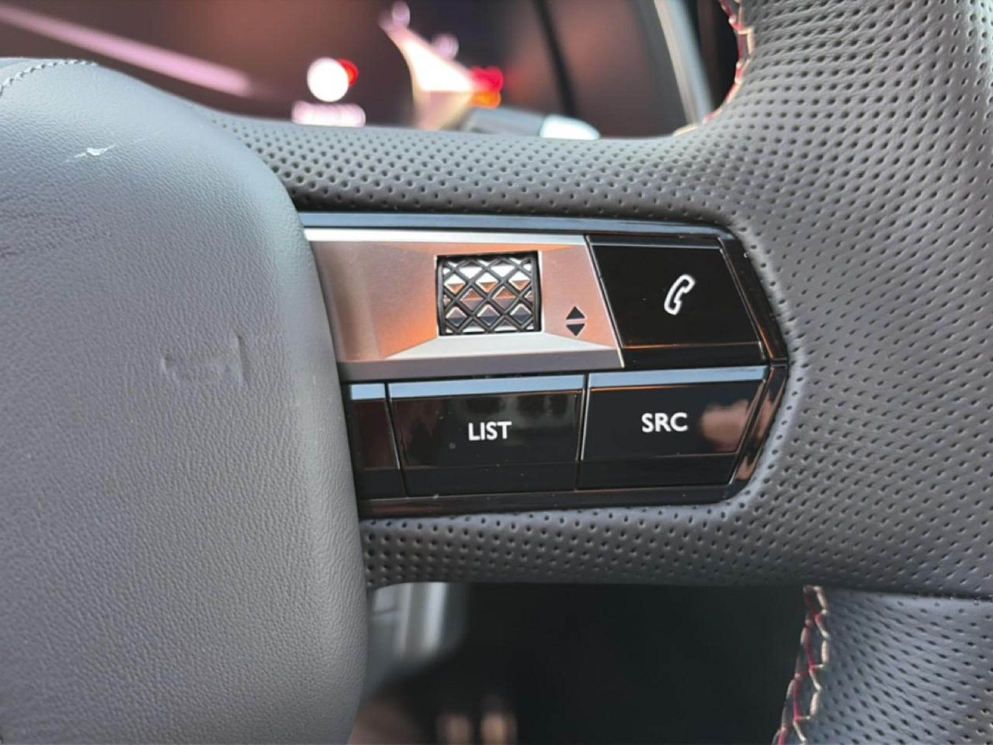 DS Automobiles DS7 1.5 BLUEHDI 130 PERFORMANCE LINE (2026) - Photo 18