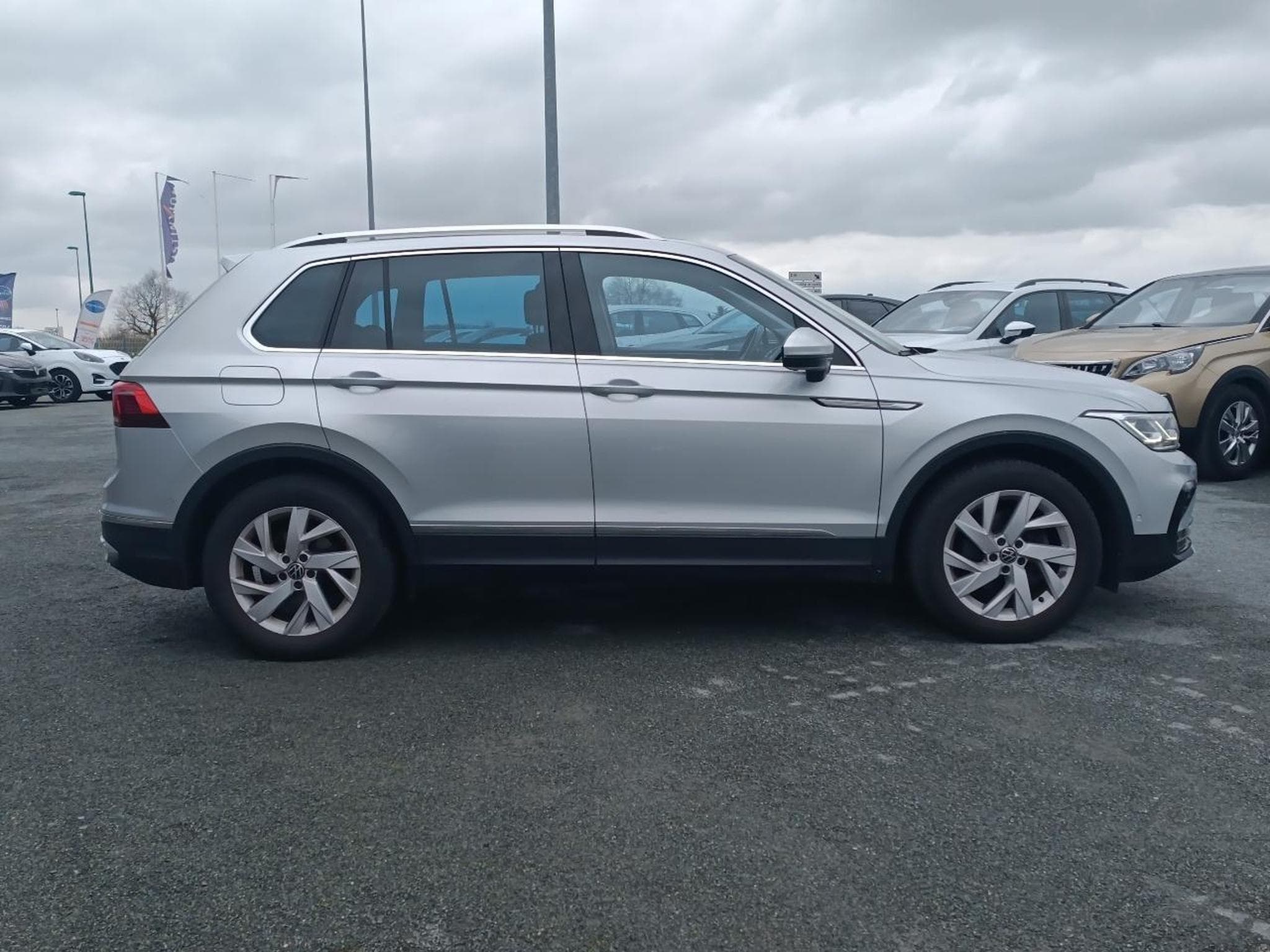 VW TIGUAN 2.0 TDI 150 ELEGANCE DSG7 (2021) - Photo 4
