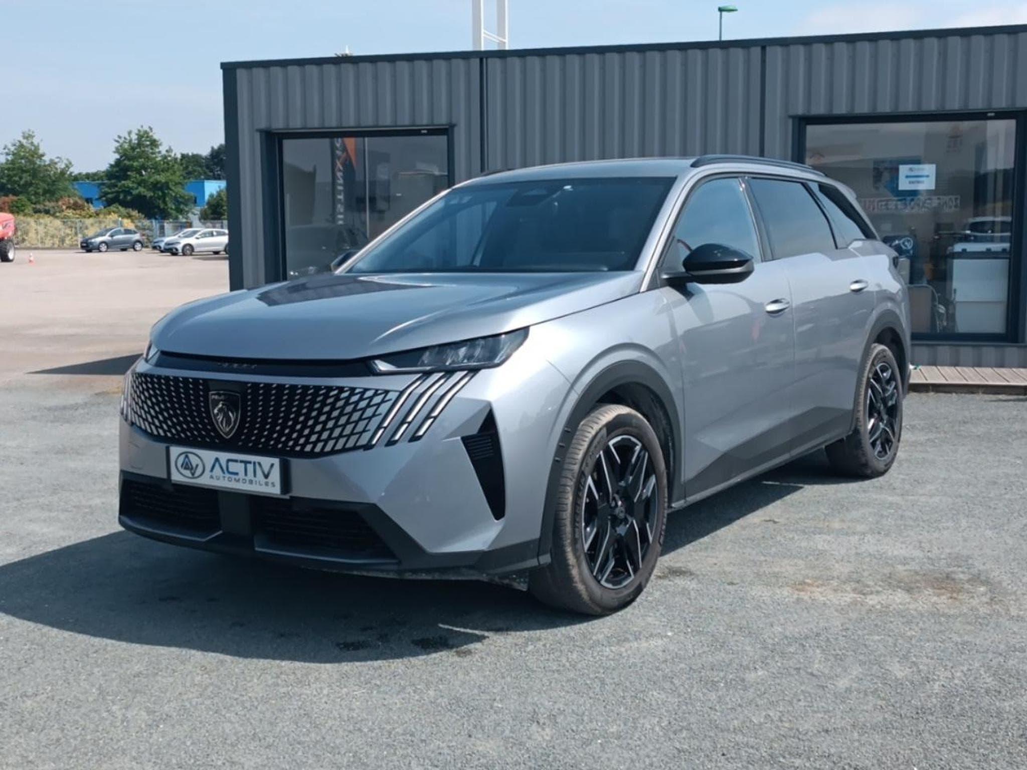 Peugeot 5008 HYBRID 145 ALLURE E-DCS6 (2025) - Photo 1