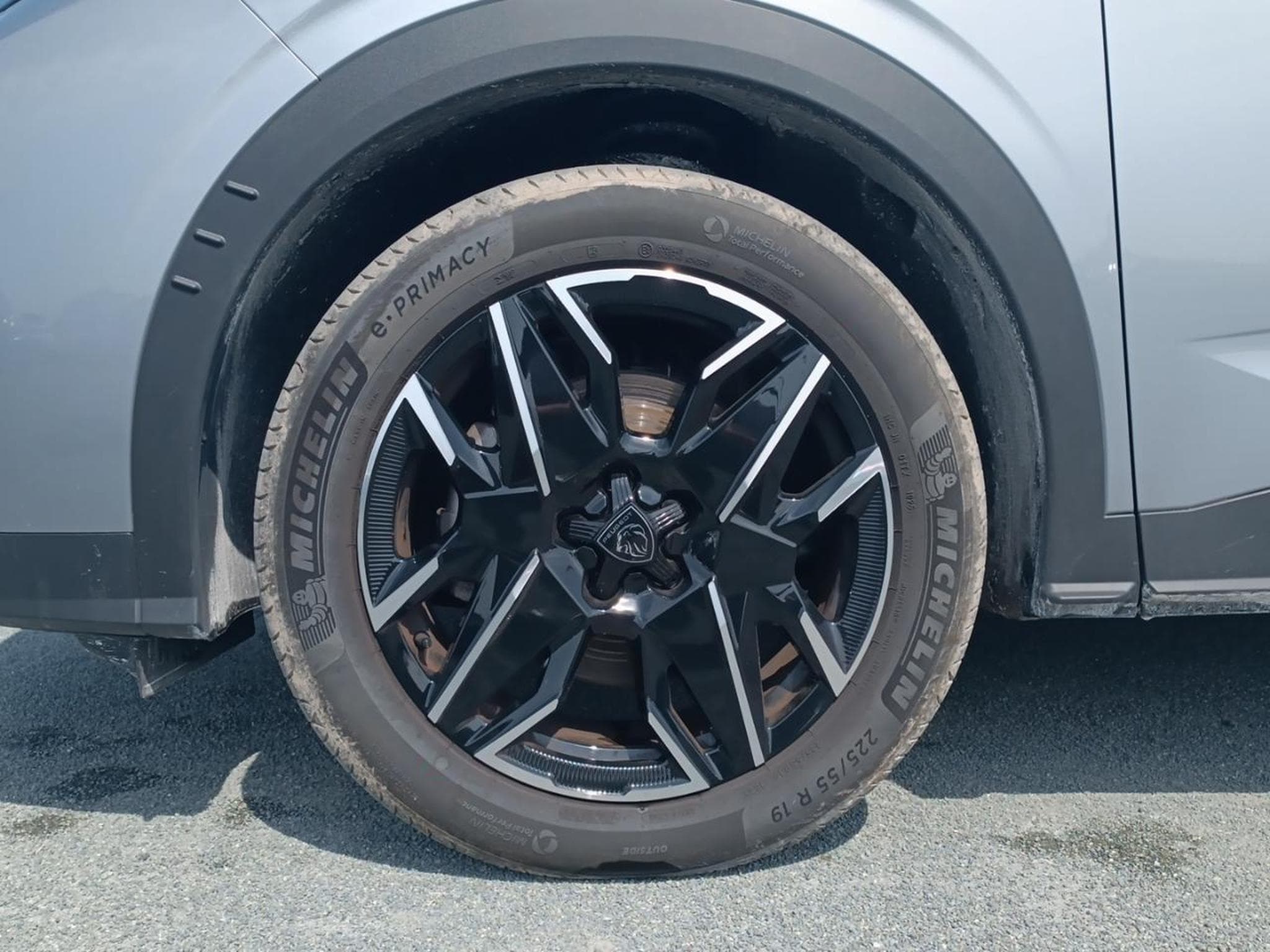 Peugeot 5008 HYBRID 145 ALLURE E-DCS6 (2025) - Photo 10