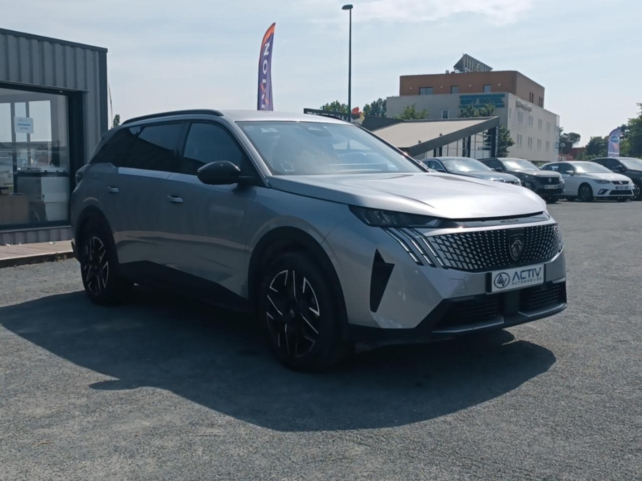Peugeot 5008 HYBRID 145 ALLURE E-DCS6 (2025) - Photo 3