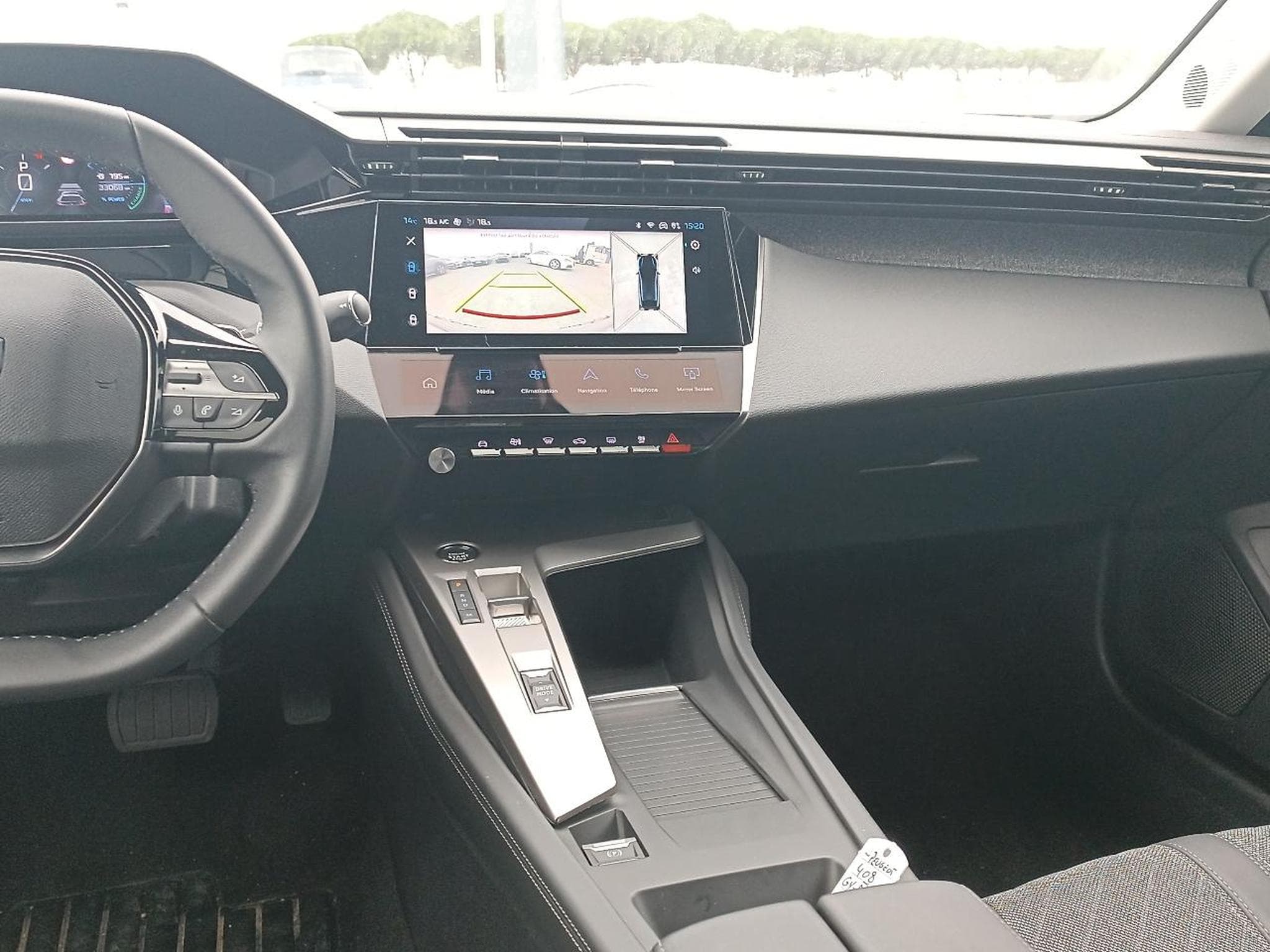 Peugeot 408 HYBRID 145 ALLURE E-DCS6 (2024) - Photo 12