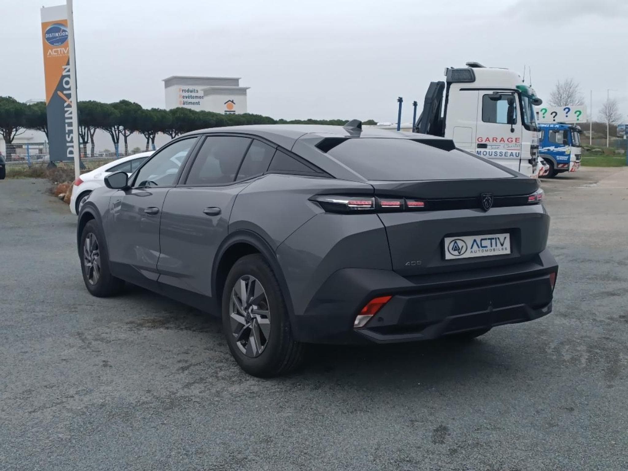Peugeot 408 HYBRID 145 ALLURE E-DCS6 (2024) - Photo 7