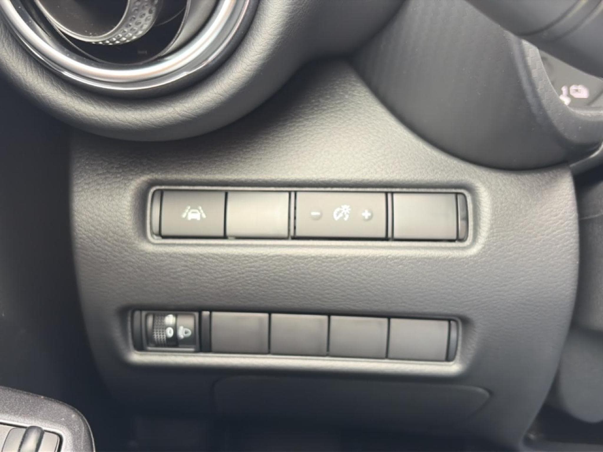 Nissan JUKE 1.6 HYBRID 143 N-CONNECTA (2023) - Photo 12