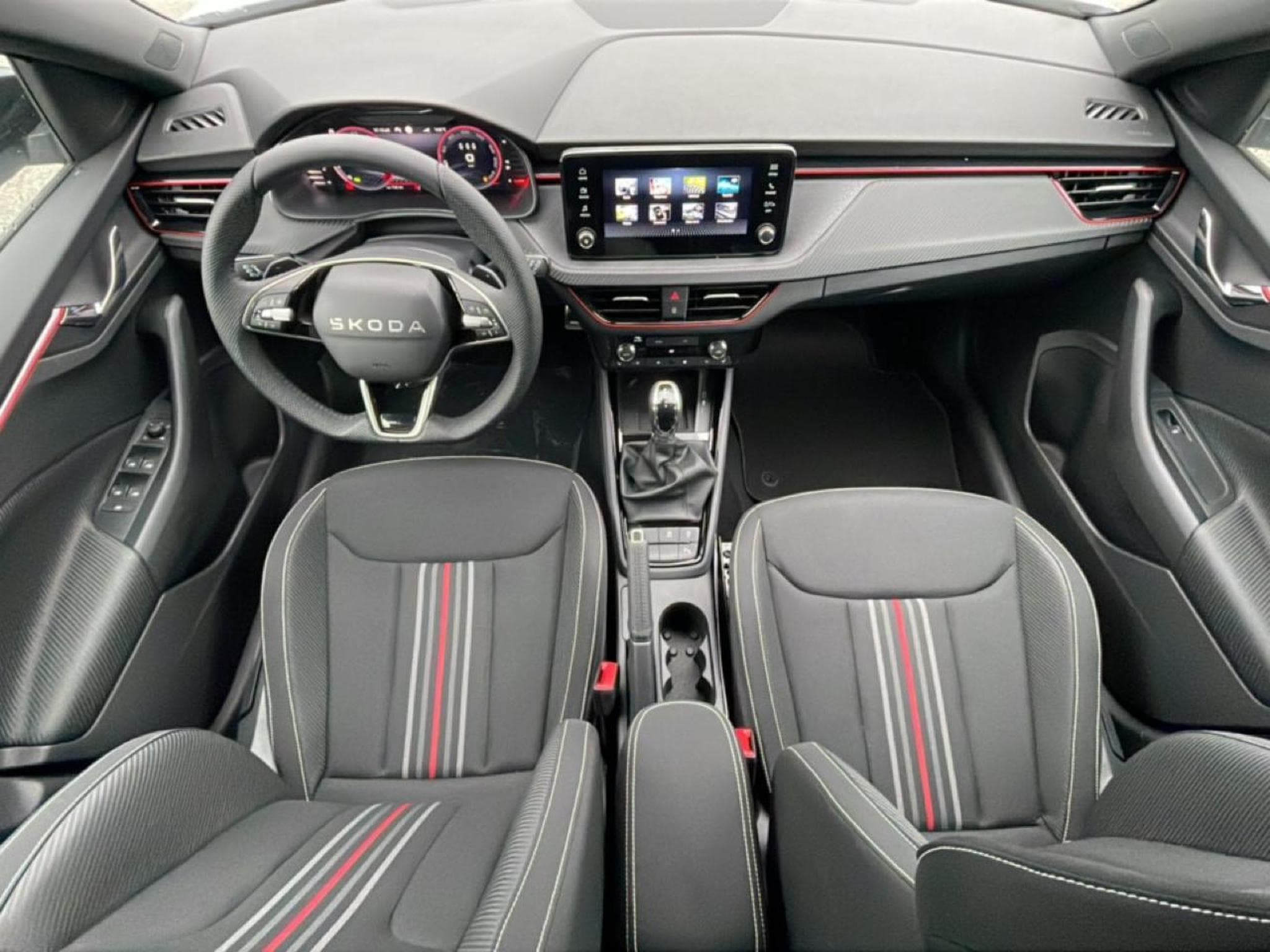 Skoda KAMIQ 1.0 TSI EVO 2 116 MONTE CARLO DSG7 (2026) - Photo 9