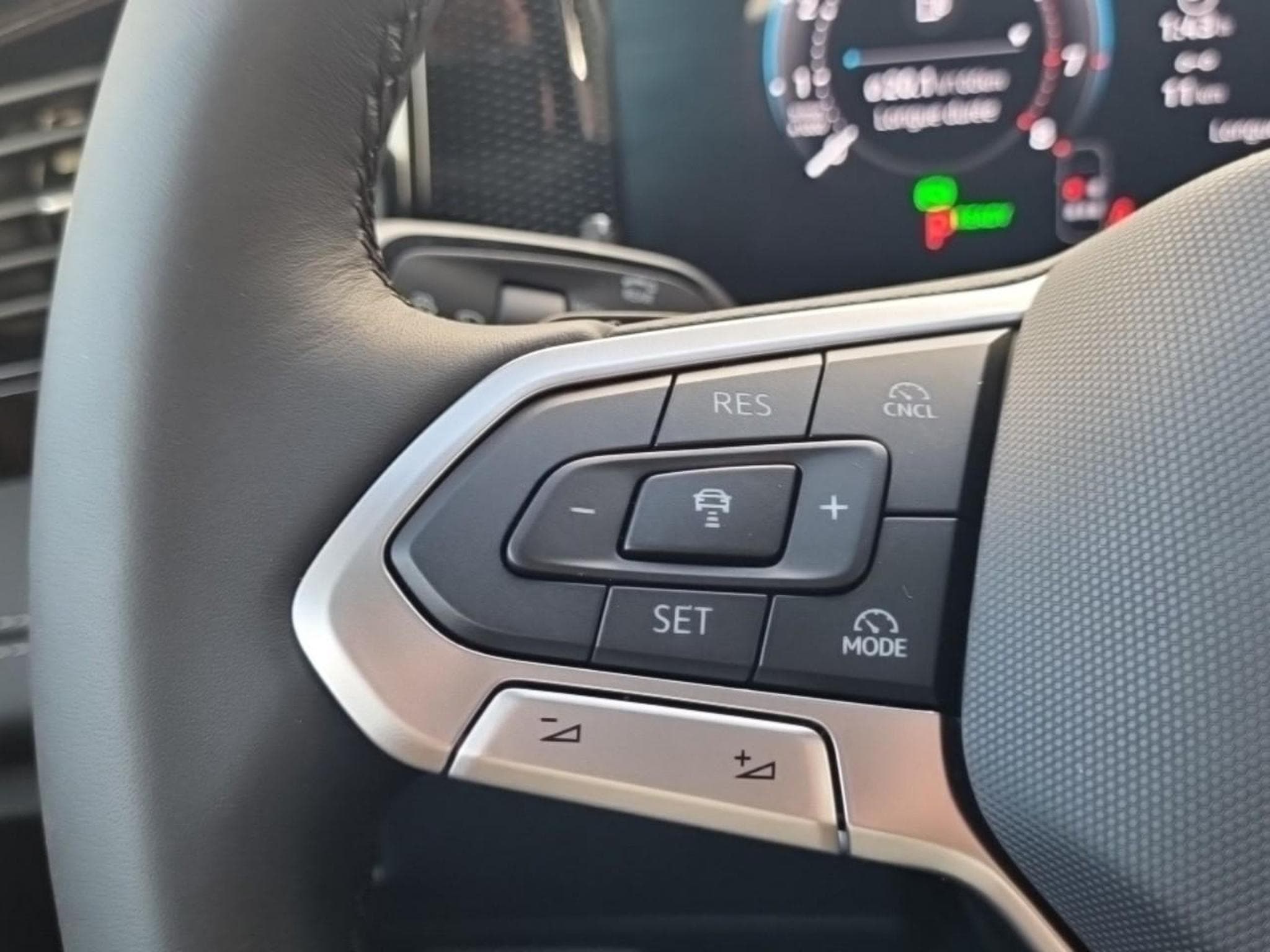 VW TIGUAN 1.5 ETSI 150 LIFE DSG7 (2025) - Photo 18