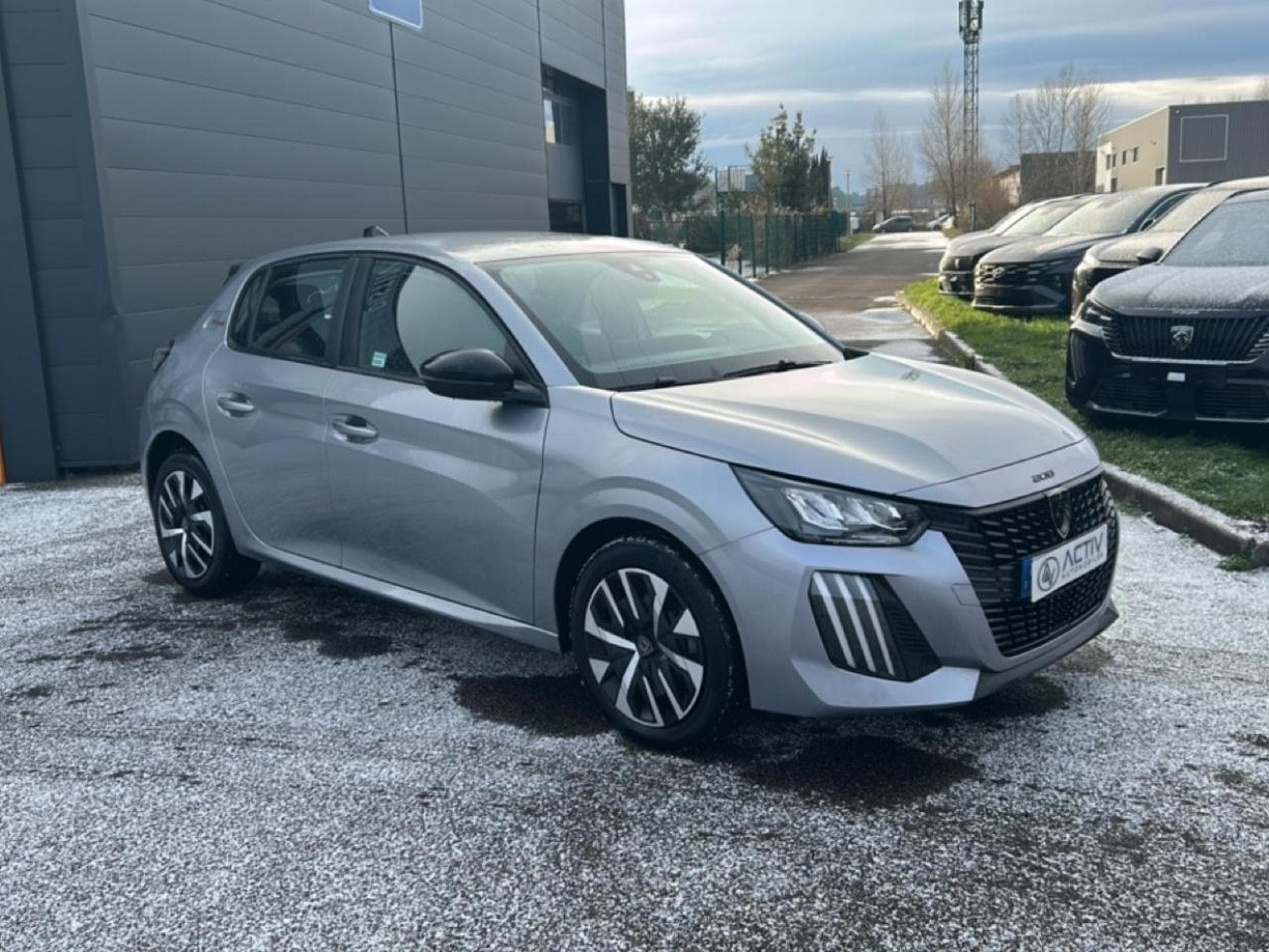 Peugeot 208 1.2 100 STYLE (2025) - Photo 3