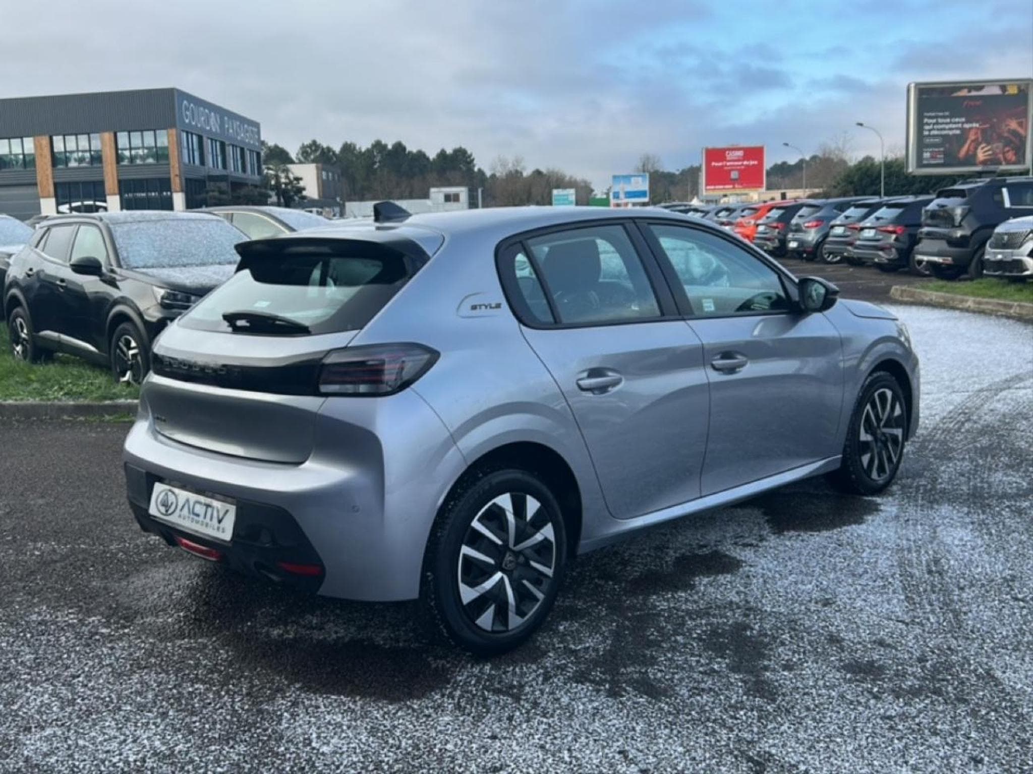 Peugeot 208 1.2 100 STYLE (2025) - Photo 5