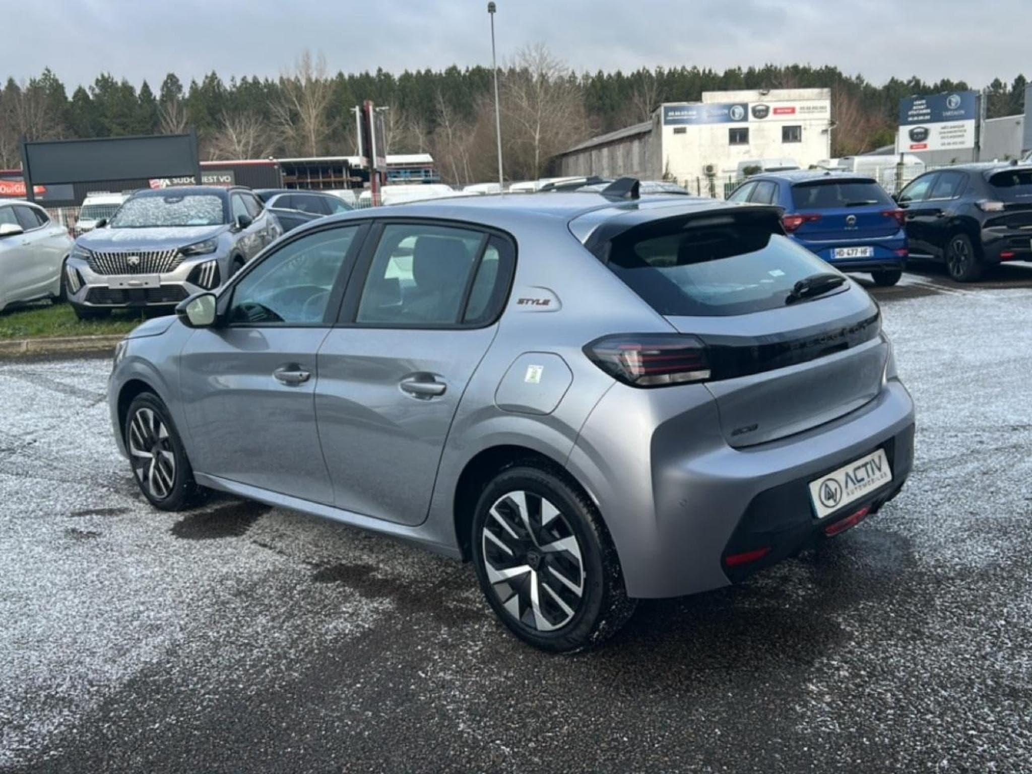 Peugeot 208 1.2 100 STYLE (2025) - Photo 7