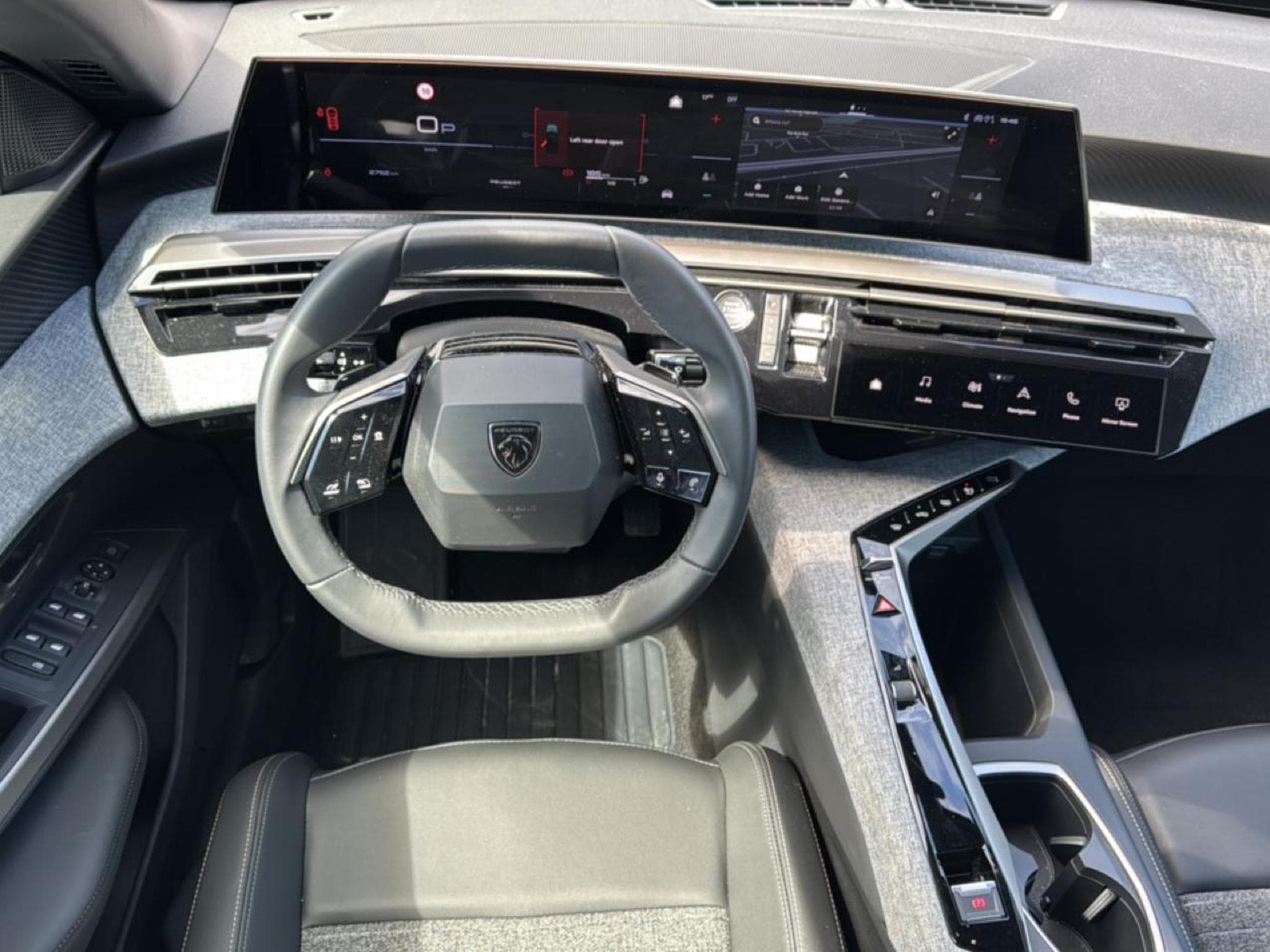 Peugeot 5008 HYBRID 145 ALLURE E-DCS6 (2025) - Photo 10