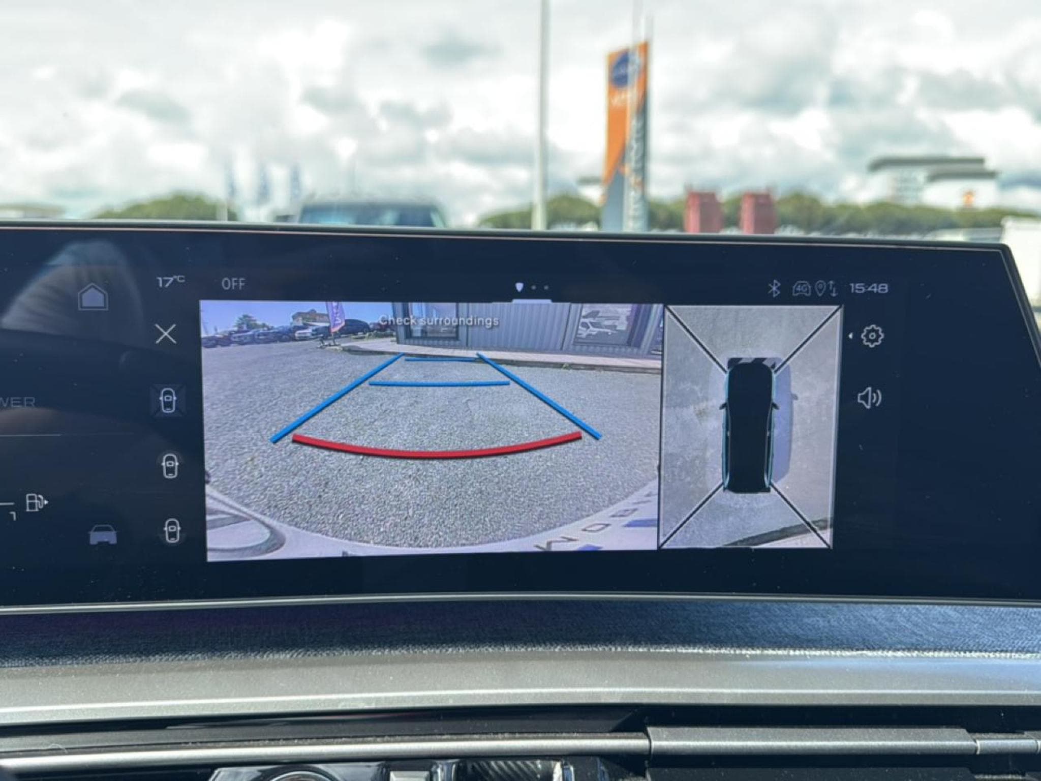 Peugeot 5008 HYBRID 145 ALLURE E-DCS6 (2025) - Photo 17
