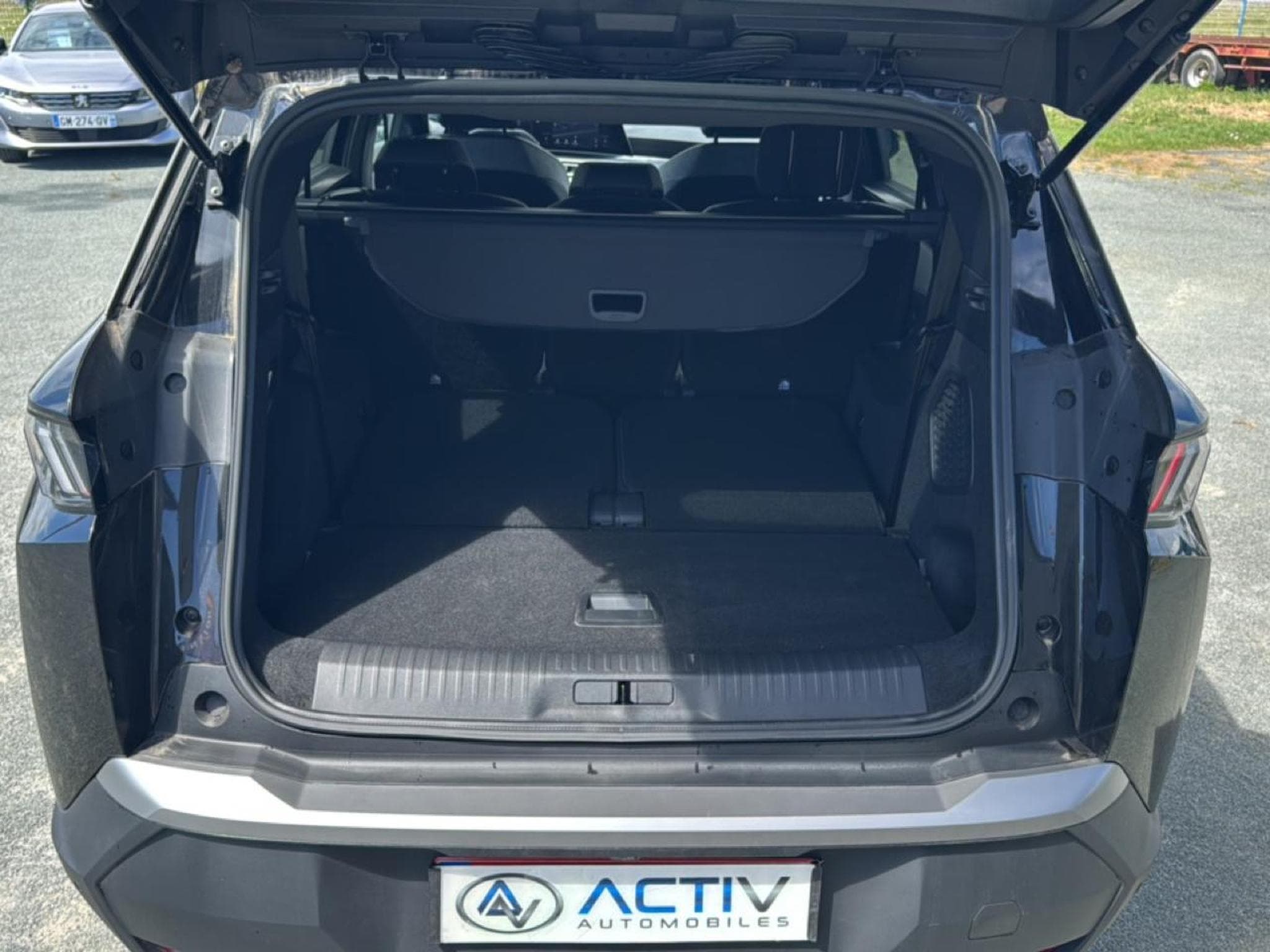 Peugeot 5008 HYBRID 145 ALLURE E-DCS6 (2025) - Photo 9