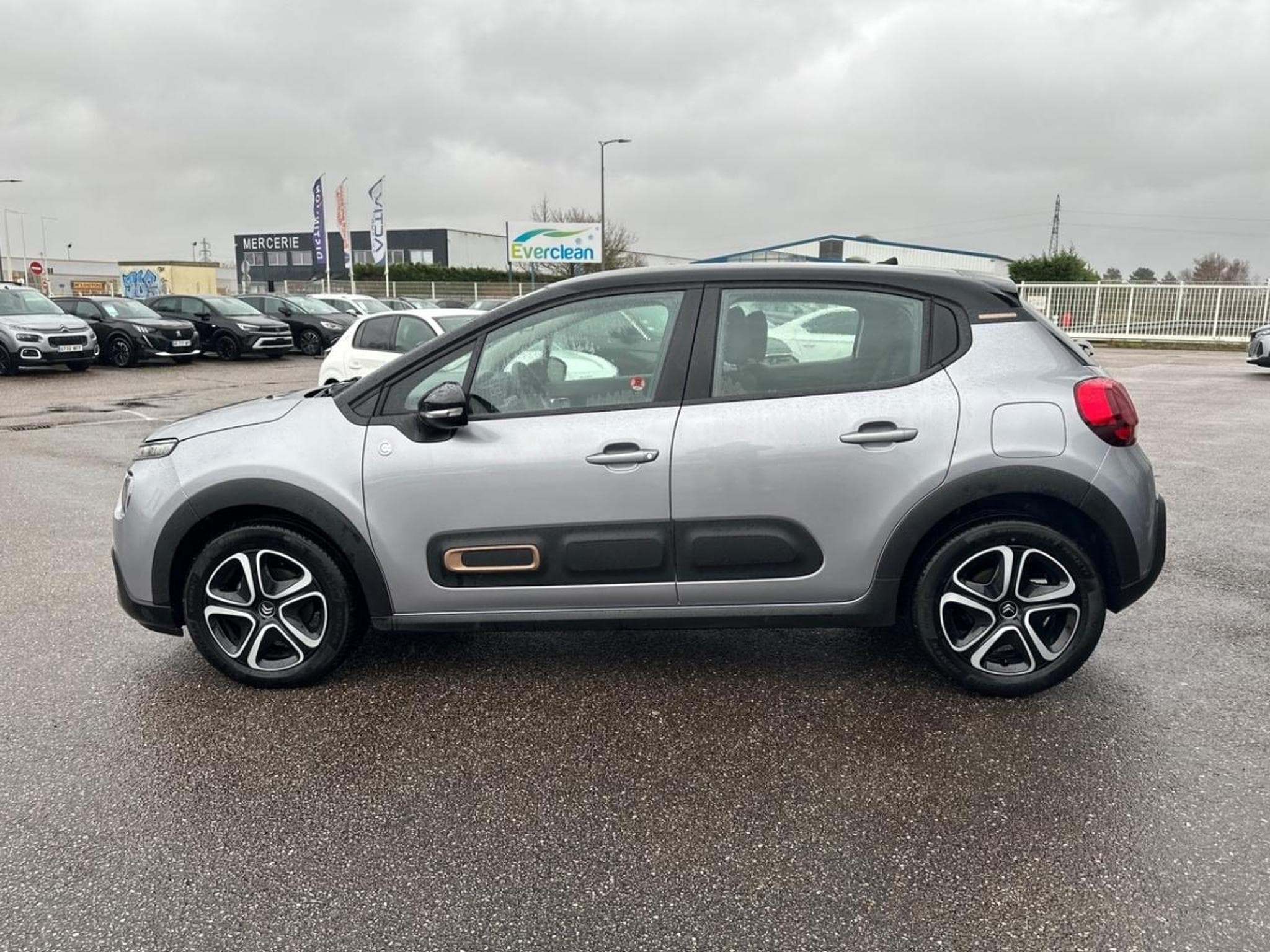 Citroen C3 1.2 PURETECH 110 C-SERIES (2023) - Photo 8
